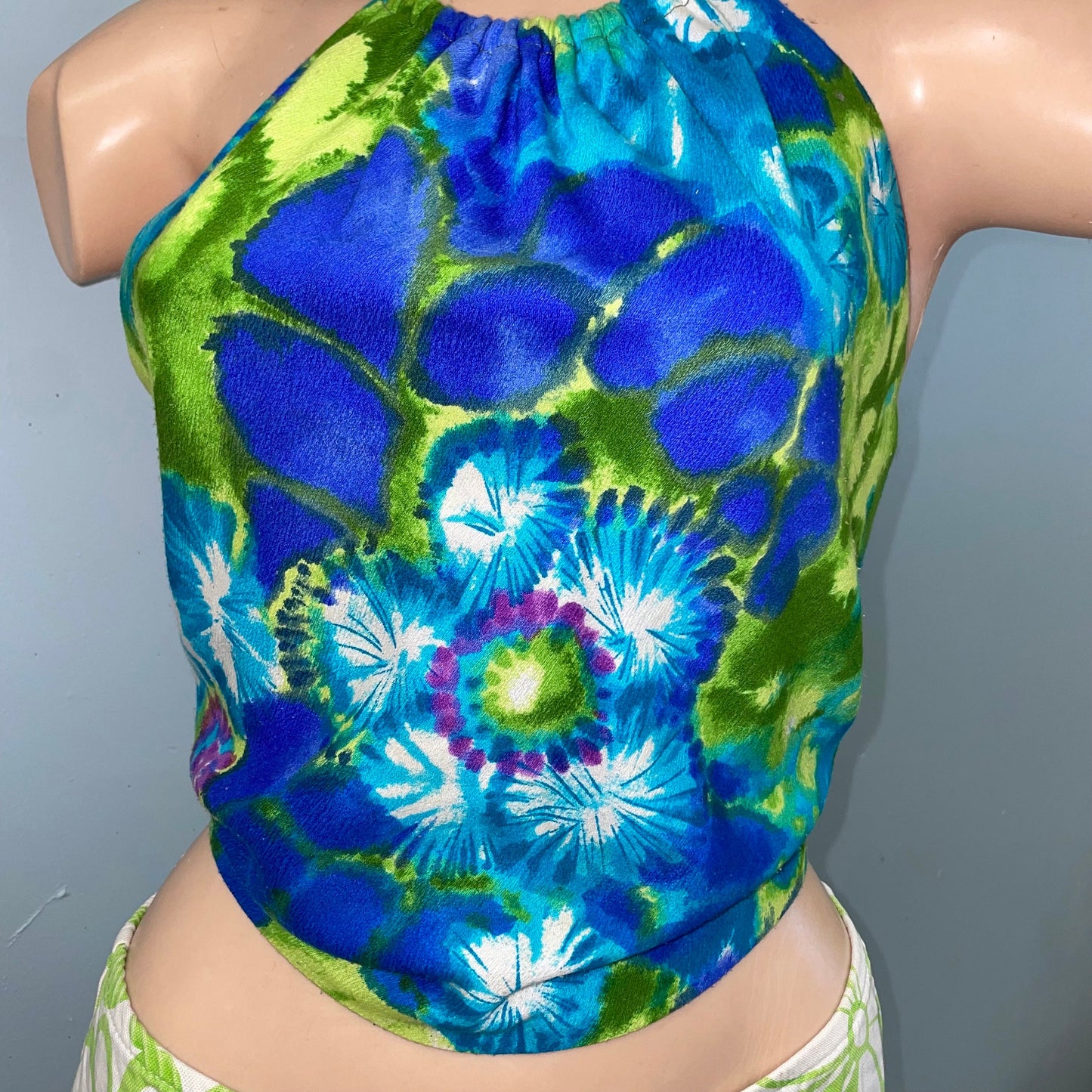 vtg 70s psychedelic tie dye halter top floral neon hawaiian barkcloth crop top retro summer beachwear hippie boho wrap top swim cover up top