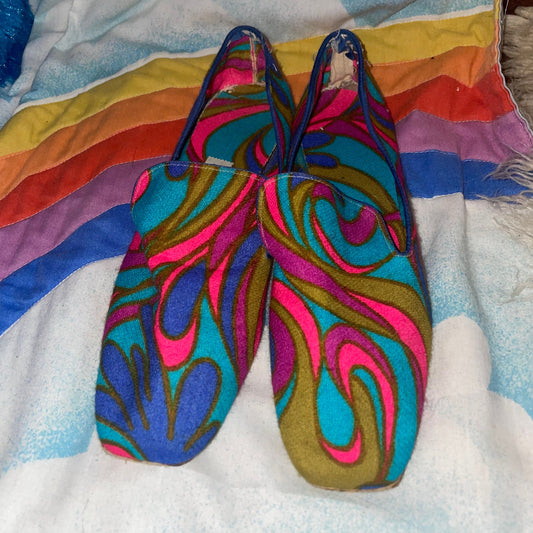 vtg 60s PSYCHEDELIC MOD SHOES // vintaeg emilio pucci style bright neon slip ons o'omphies womens loafers retro space age funky slippers