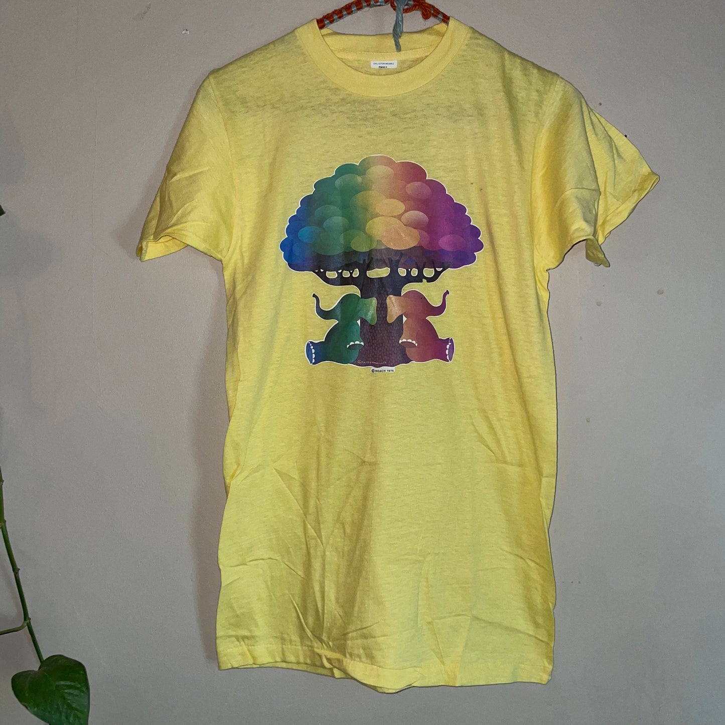 vtg 70s PSYCHEDELIC ELEPHANTS CLOUDS // vintage yellow kaleidoscope trees retro graphic tee neon pop art hippie mod stoner roach iron on