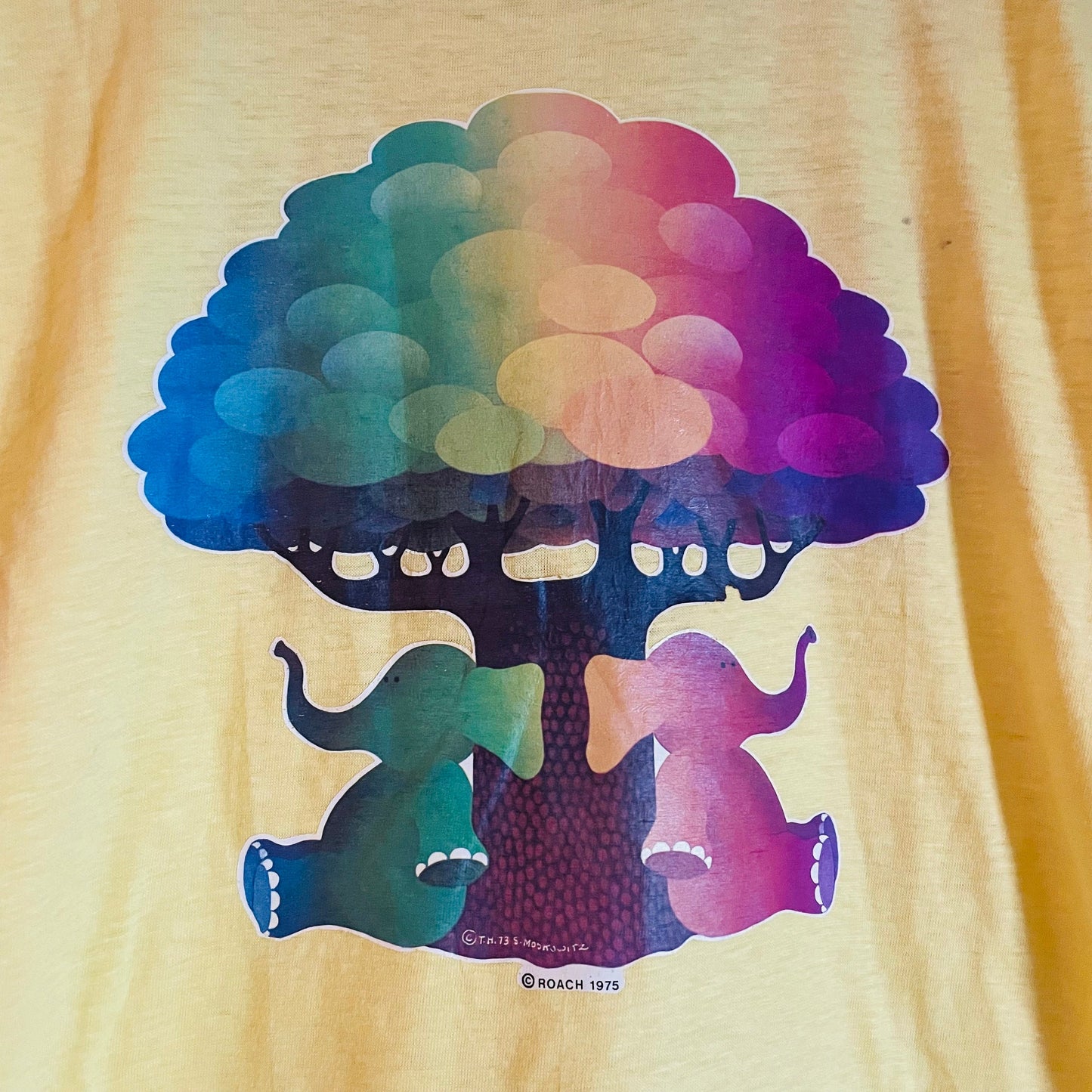 vtg 70s PSYCHEDELIC ELEPHANTS CLOUDS // vintage yellow kaleidoscope trees retro graphic tee neon pop art hippie mod stoner roach iron on