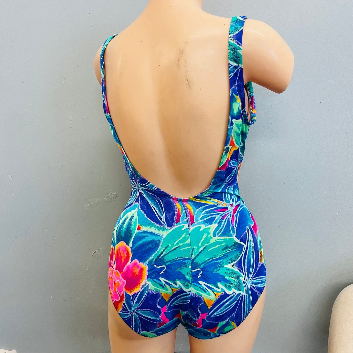 vtg 70s 80s sweetheart plunge floral one piece cute swimsuit summer beachwear low cut bodysuit