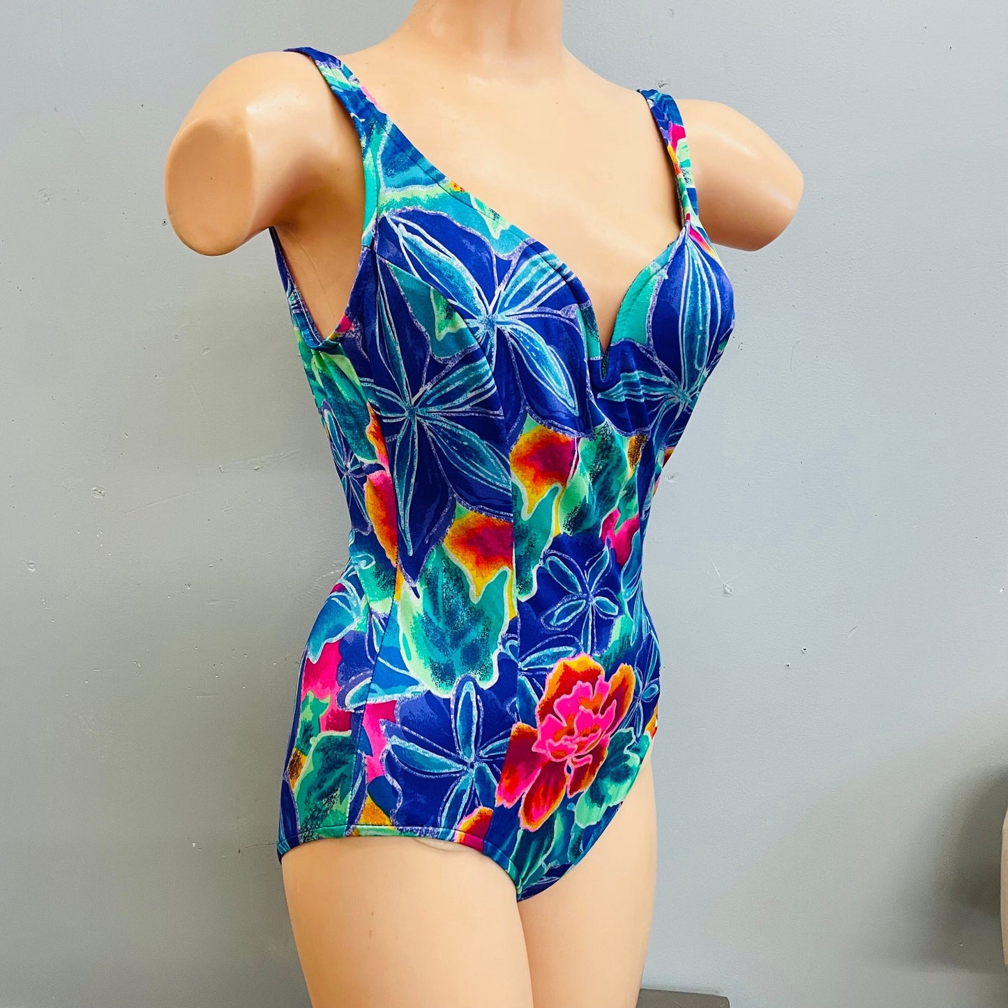 vtg 70s 80s sweetheart plunge floral one piece cute swimsuit summer beachwear low cut bodysuit