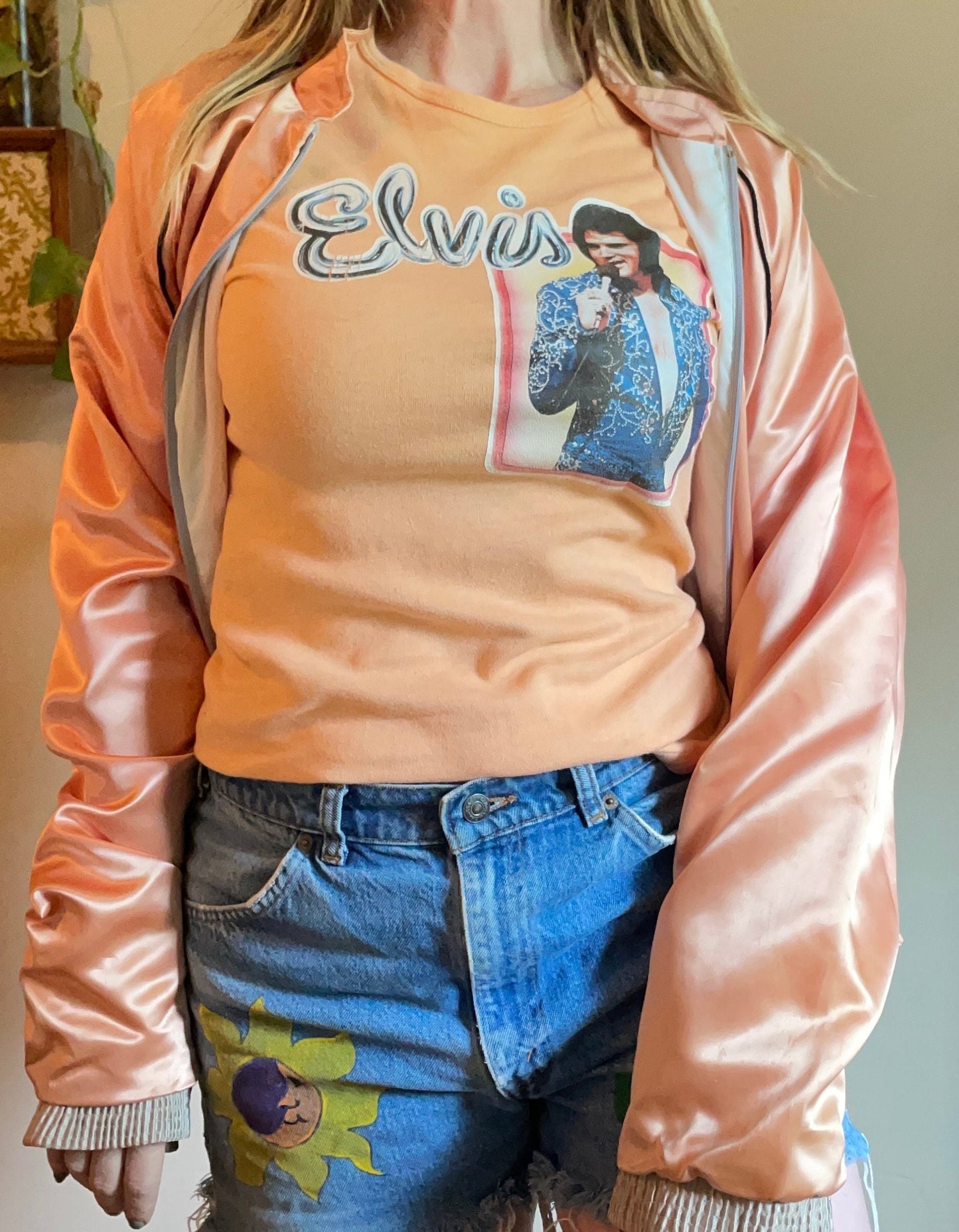 vtg 70s ELVIS PRESLEY SHIRT // vintage king bay tee large retro iron on lounge singer pop culture pastel lounge rocker memphis sun studio
