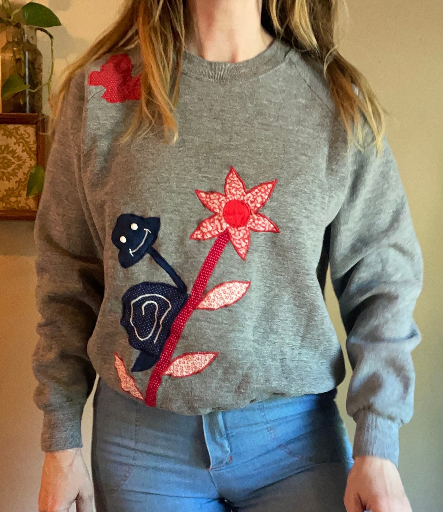 vtg 80s SNAIL BUTTERFLY SWEATSHIRT // vintage patchwork quilted granny sweatshirt handmade 70s hippie mod cute gray  lightweight tri blend