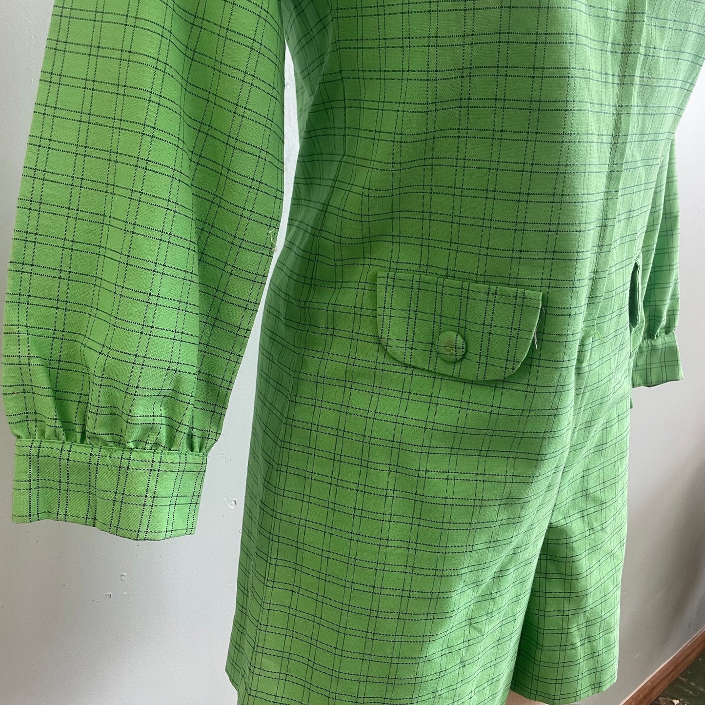 Vtg 60s GREEN PLAID ROMPER // vintage bright sage green long sleeve jumpsuit hot pants mod mini autumn winter stylish women small cute retro