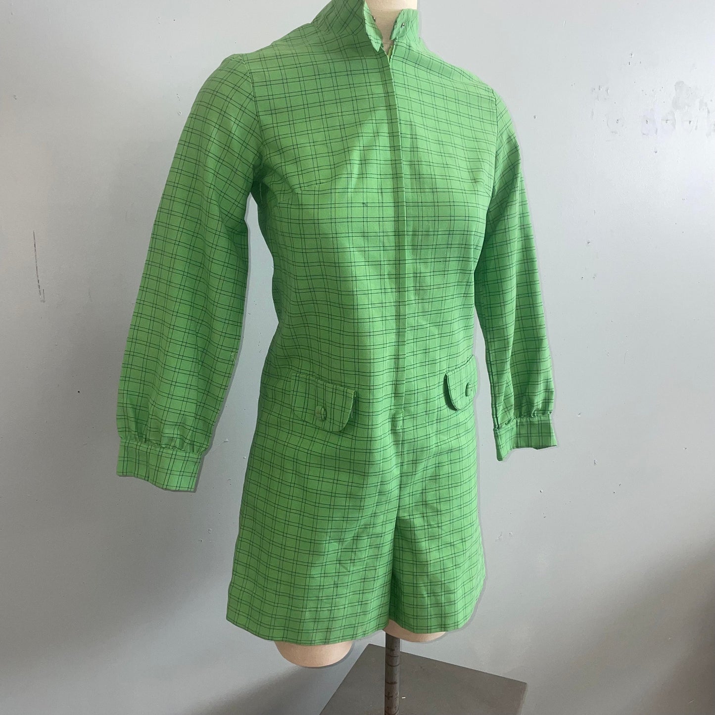 Vtg 60s GREEN PLAID ROMPER // vintage bright sage green long sleeve jumpsuit hot pants mod mini autumn winter stylish women small cute retro