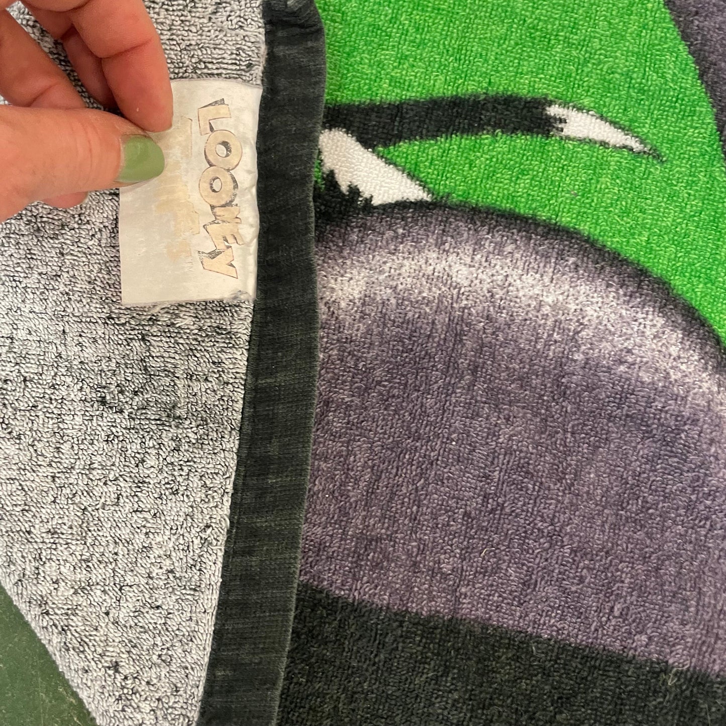 vtg 90s LOONEY TUNES TOWEL // vintage tweety & sylvester cartoon plush terrycloth beach towel bright vivid funny Y2K all over print fabric