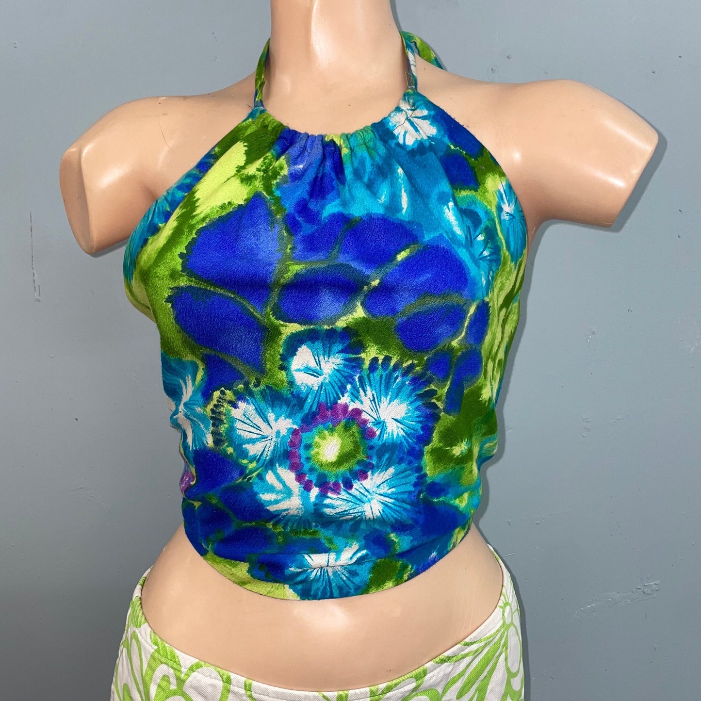 vtg 70s psychedelic tie dye halter top floral neon hawaiian barkcloth crop top retro summer beachwear hippie boho wrap top swim cover up top