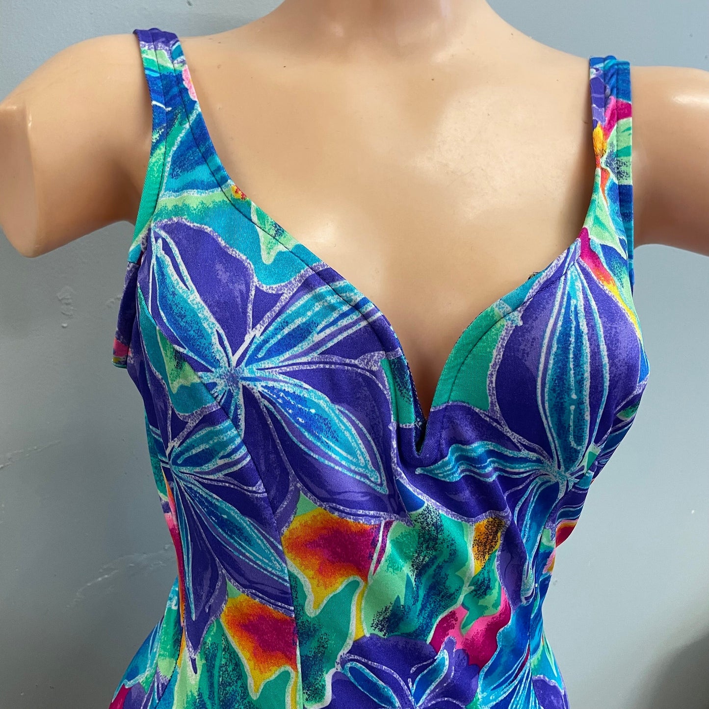 vtg 70s 80s sweetheart plunge floral one piece cute swimsuit summer beachwear low cut bodysuit
