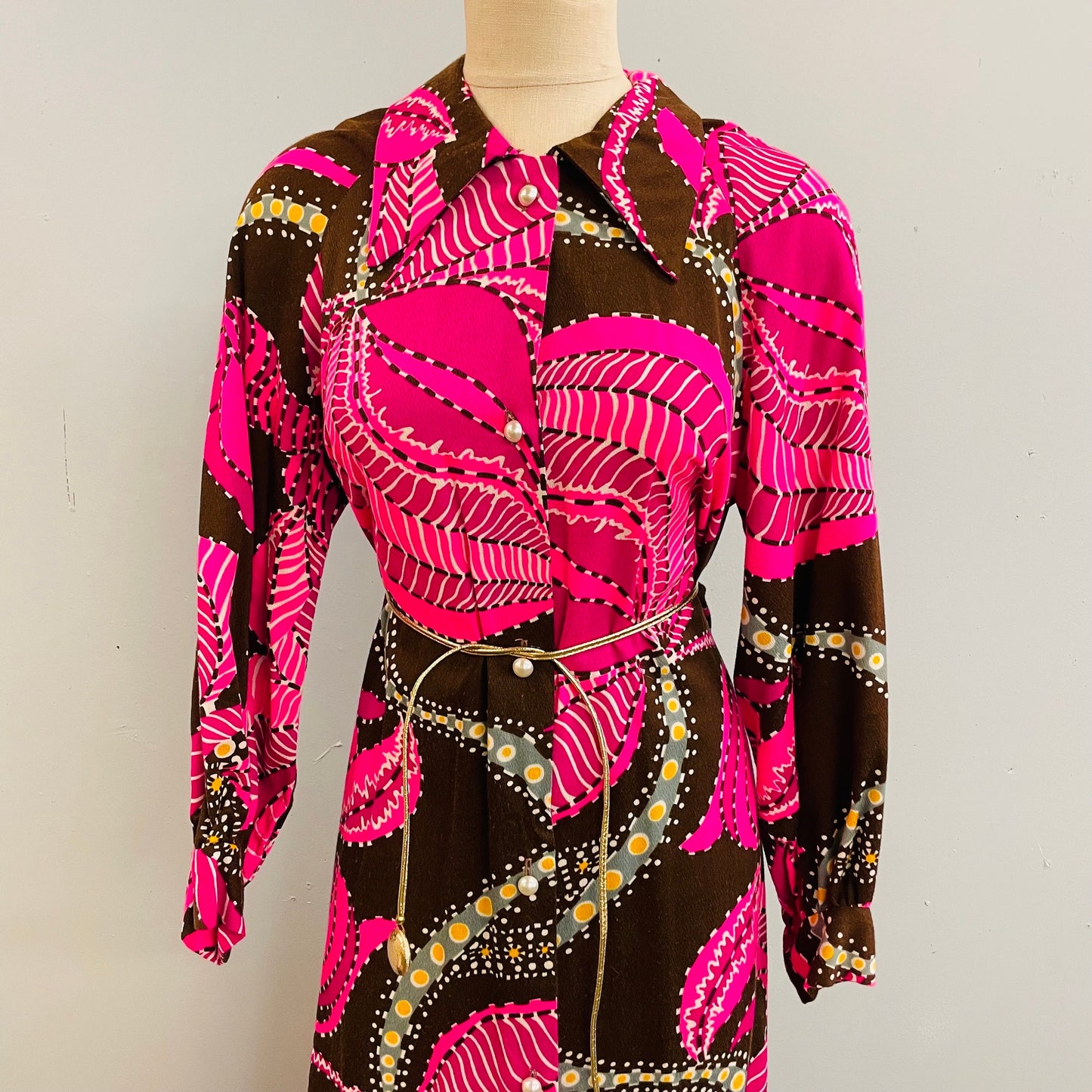 Vtg 60sPSYCHEDELIC MAXI DRESS // vintage hawaiian barkcloth maxi with pockets pointy collar mod retro hippie bohemian flowy autumn fashion