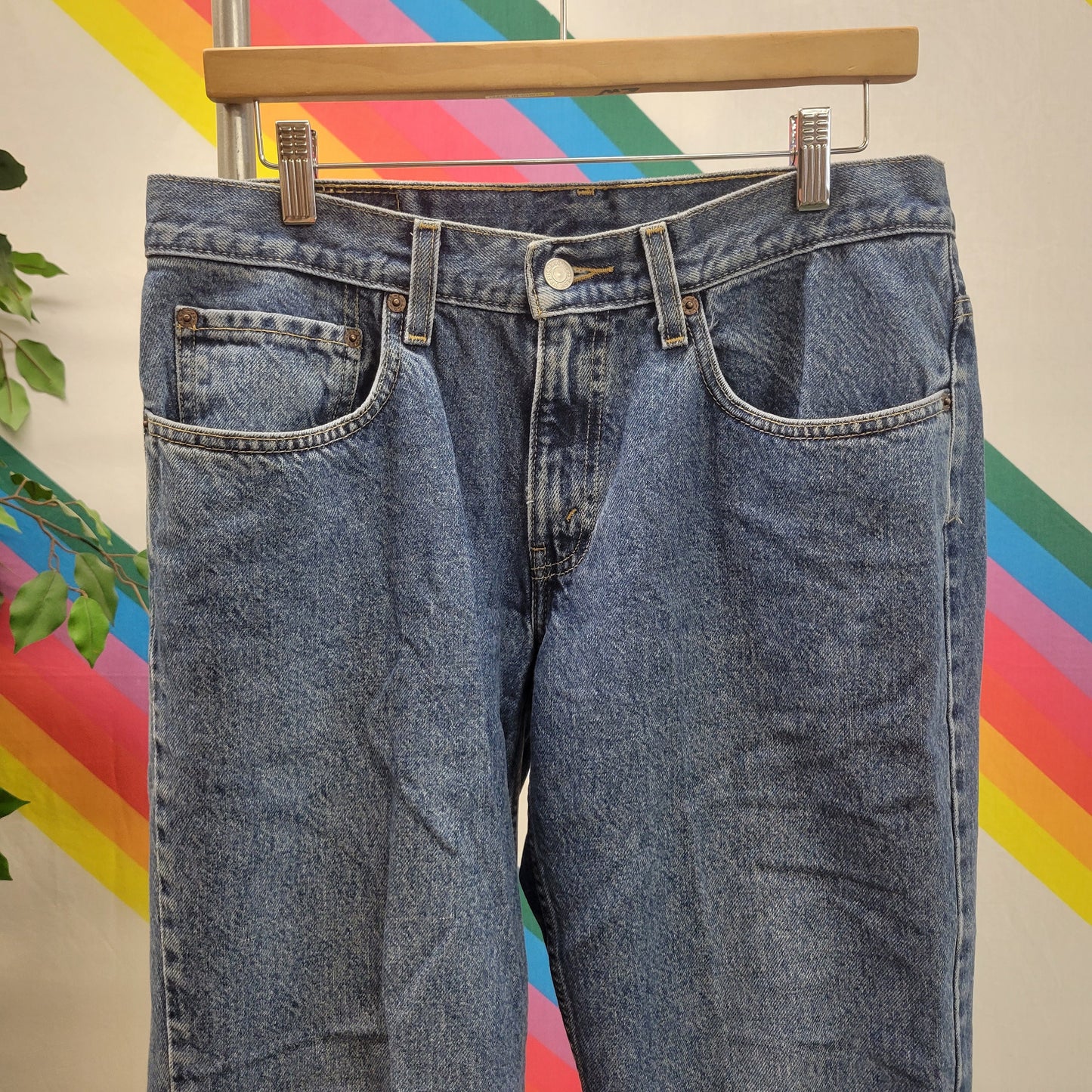 vtg 90s LEVIS 550 JEANS // vintage light wash boyfriend relaxed fit husky baggy jeans 33 x 28 medium wash mid rise 1990s cropped denim