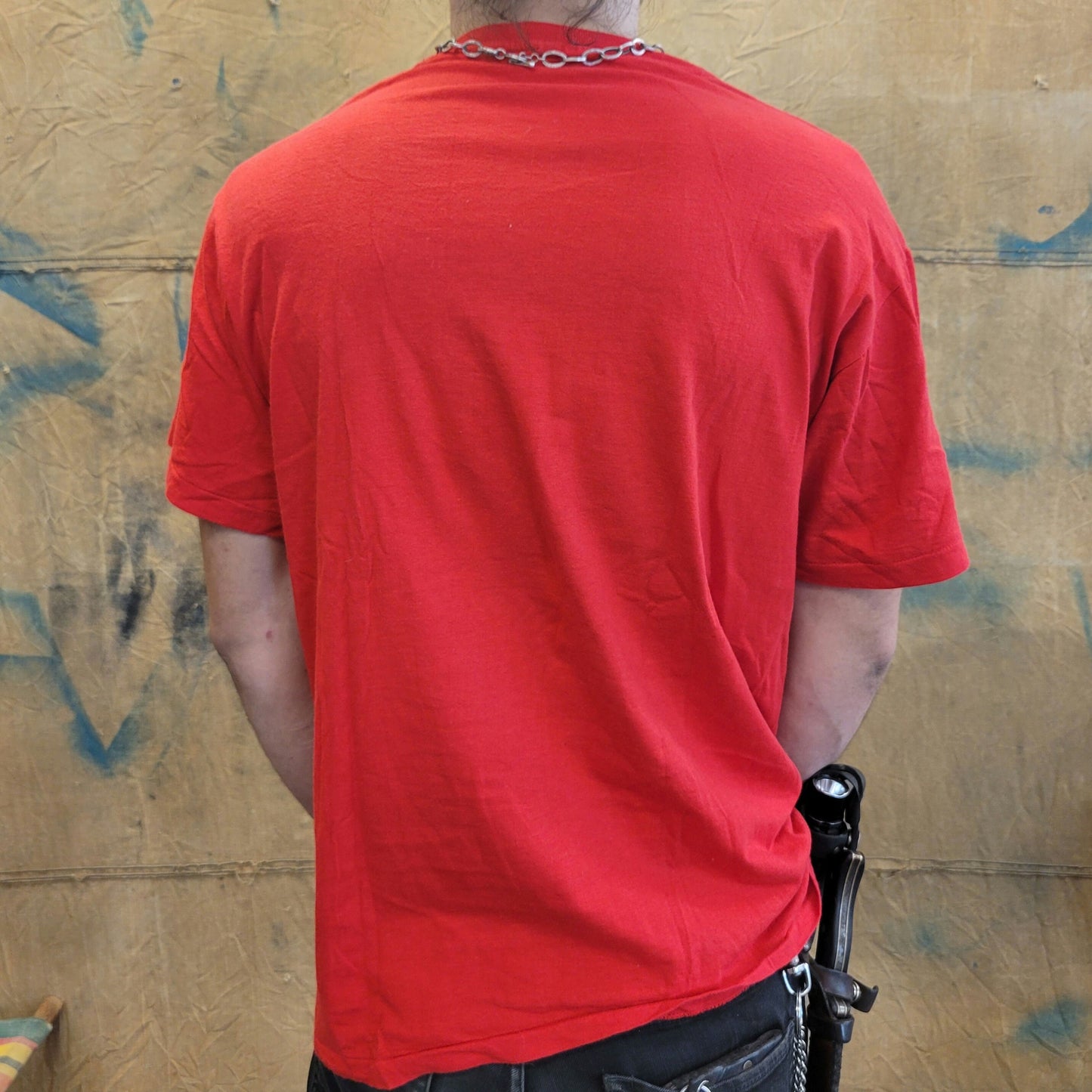 vtg 80s only JUSTICE ENDS WAR tshirt // vintage peace anti protest dove government red hippie calm military underground movement pro love