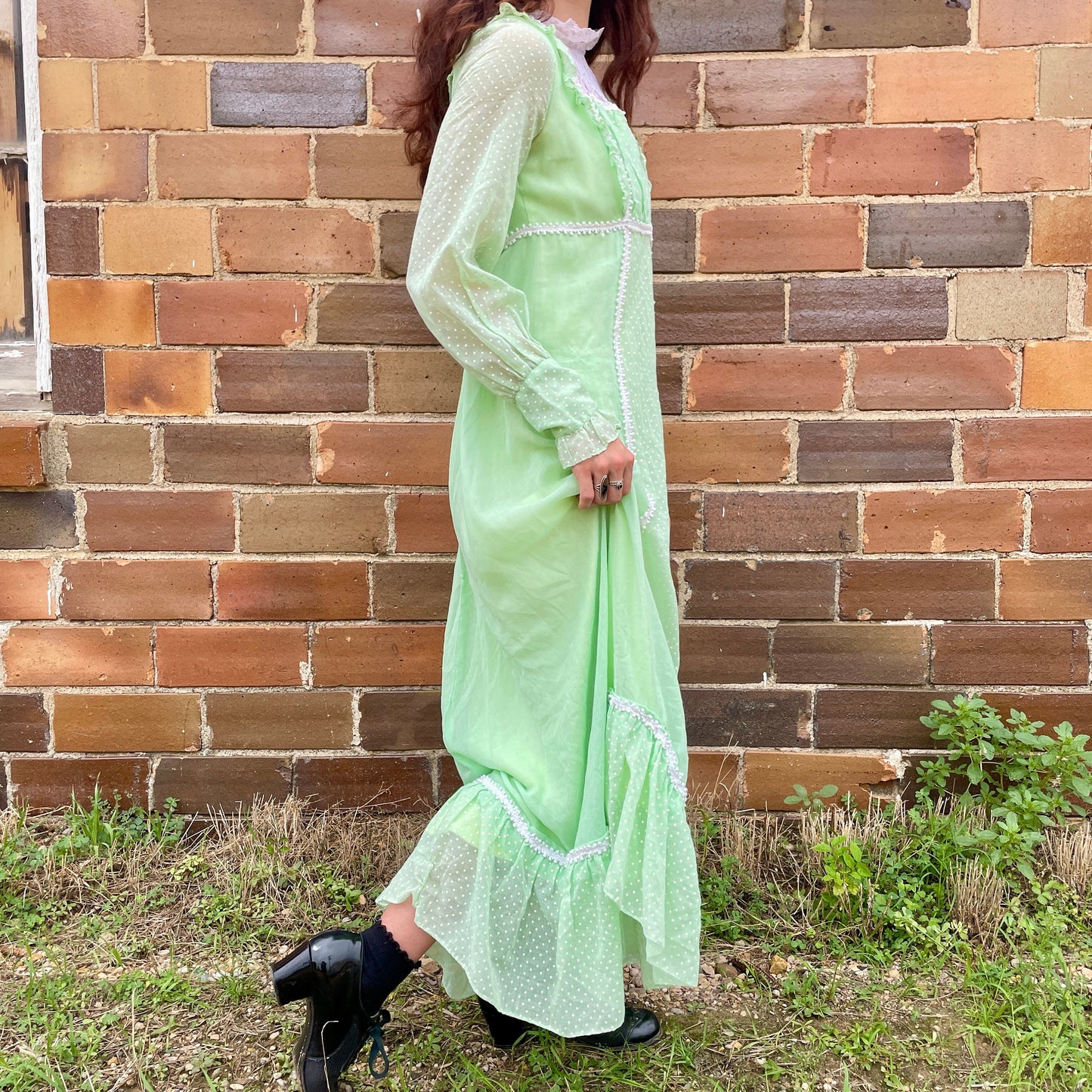 vtg 70s MINT GREEN MAXI // lace collar pastel flowy prairie hippie boho ruffle bib petite full length ethereal cottage style sheer sleeve