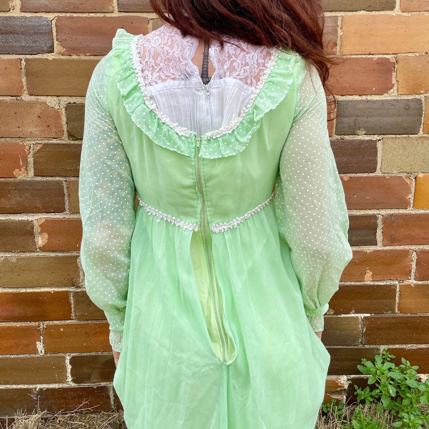 vtg 70s MINT GREEN MAXI // lace collar pastel flowy prairie hippie boho ruffle bib petite full length ethereal cottage style sheer sleeve