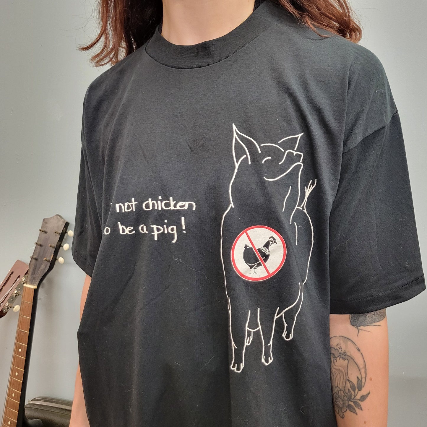 vtg 90s CHICKEN PIG tshirt // vintage oversize baggy tee wilbur xl black anti animal vegetarian peta friends hog chimkin pet farm
