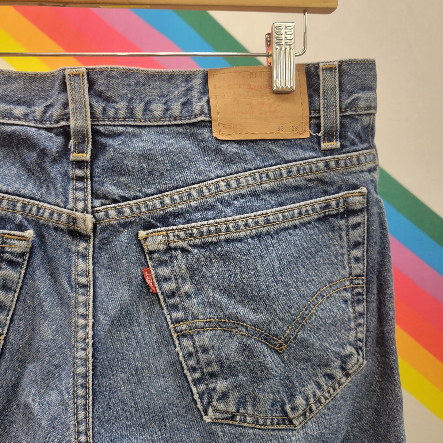 vtg 90s LEVIS 550 JEANS // vintage light wash boyfriend relaxed fit husky baggy jeans 33 x 28 medium wash mid rise 1990s cropped denim