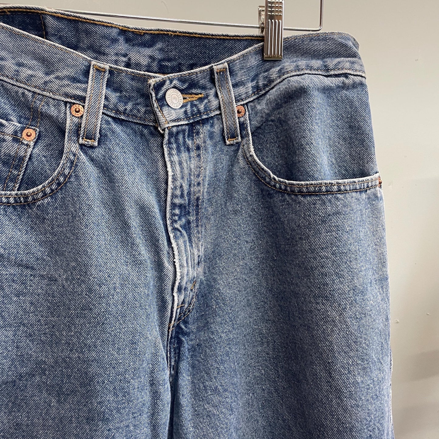 vtg 90s 560 LEVIS DENIM SHORTS 32 // vintage baggy baggies skater long shants jorts light wash classic basic jean y2k grunge goth unisex