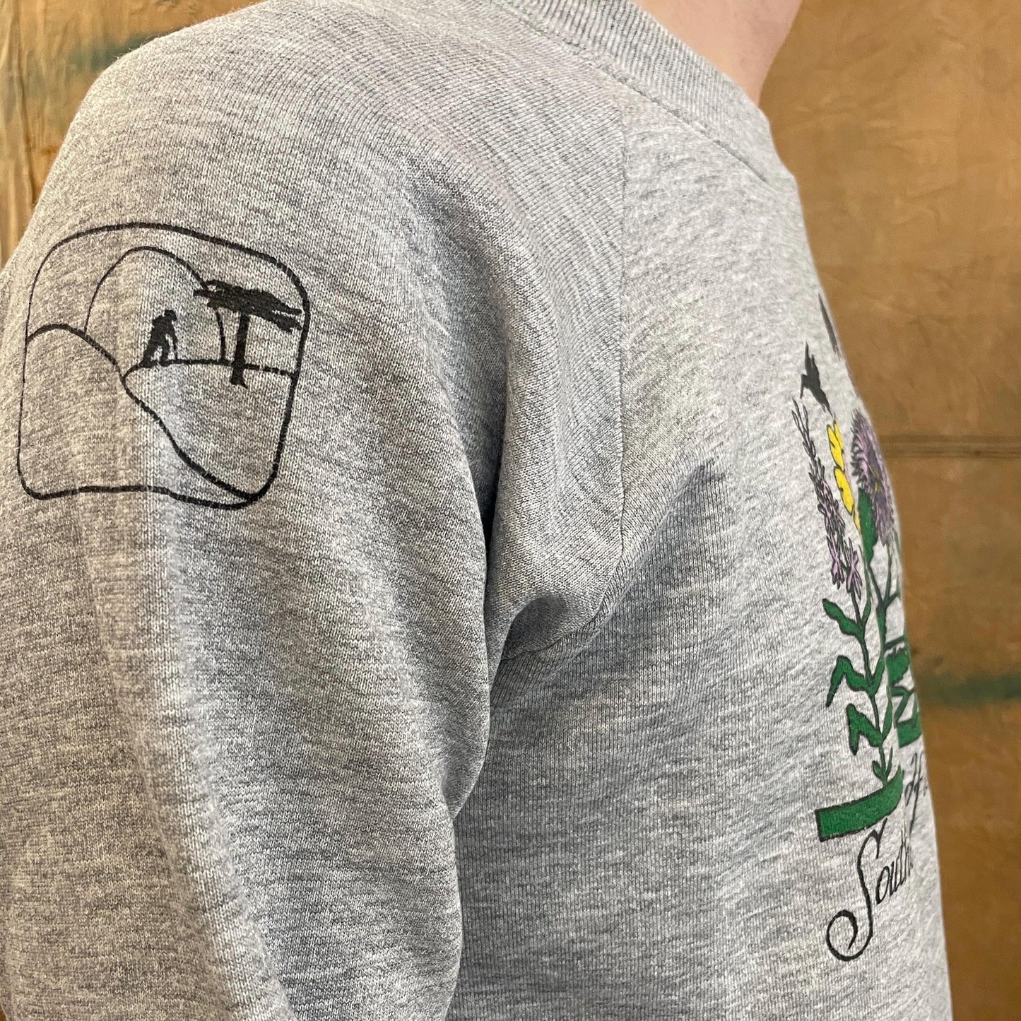 vtg 80s SOUTHERN WILDFLOWERS SWEATSHIRT // vintage crewneck camp floral garden 90s sunflower plants deep south foilage earth day grey crew