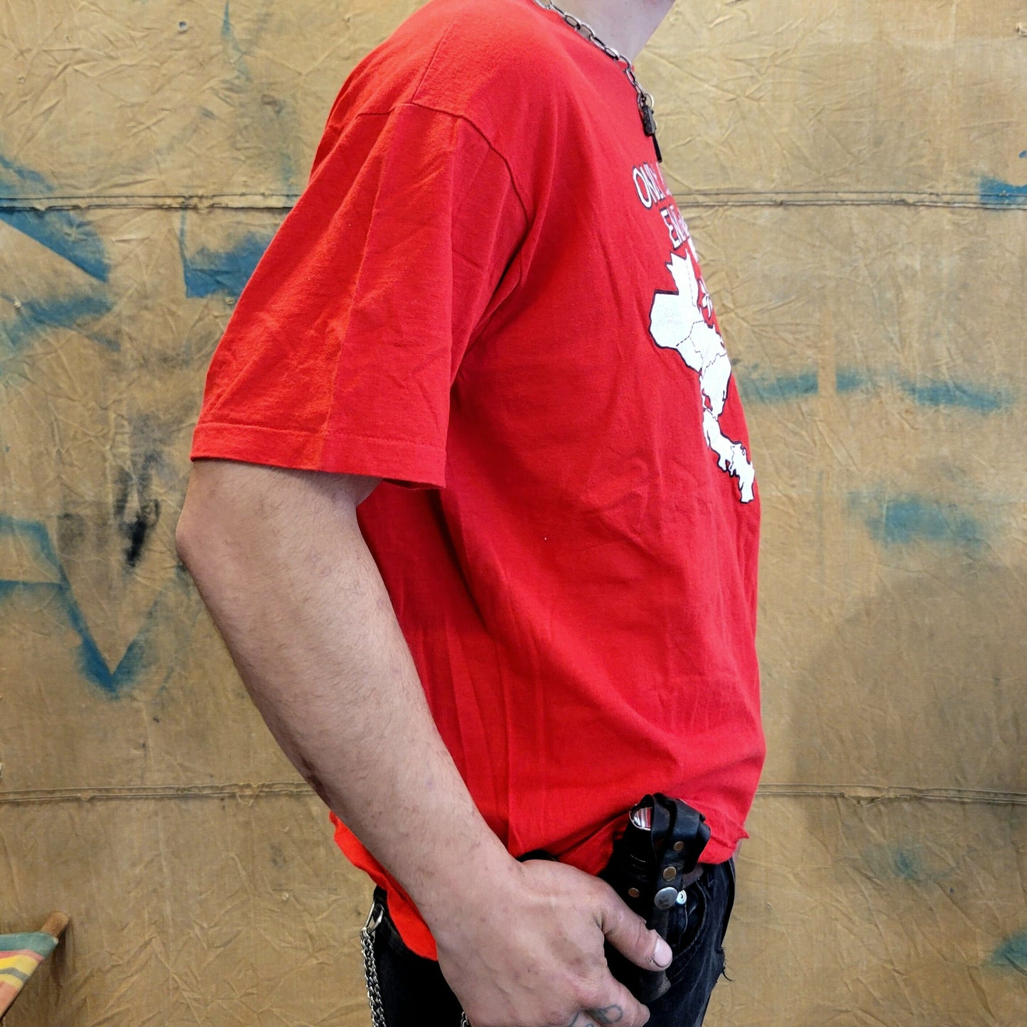 vtg 80s only JUSTICE ENDS WAR tshirt // vintage peace anti protest dove government red hippie calm military underground movement pro love