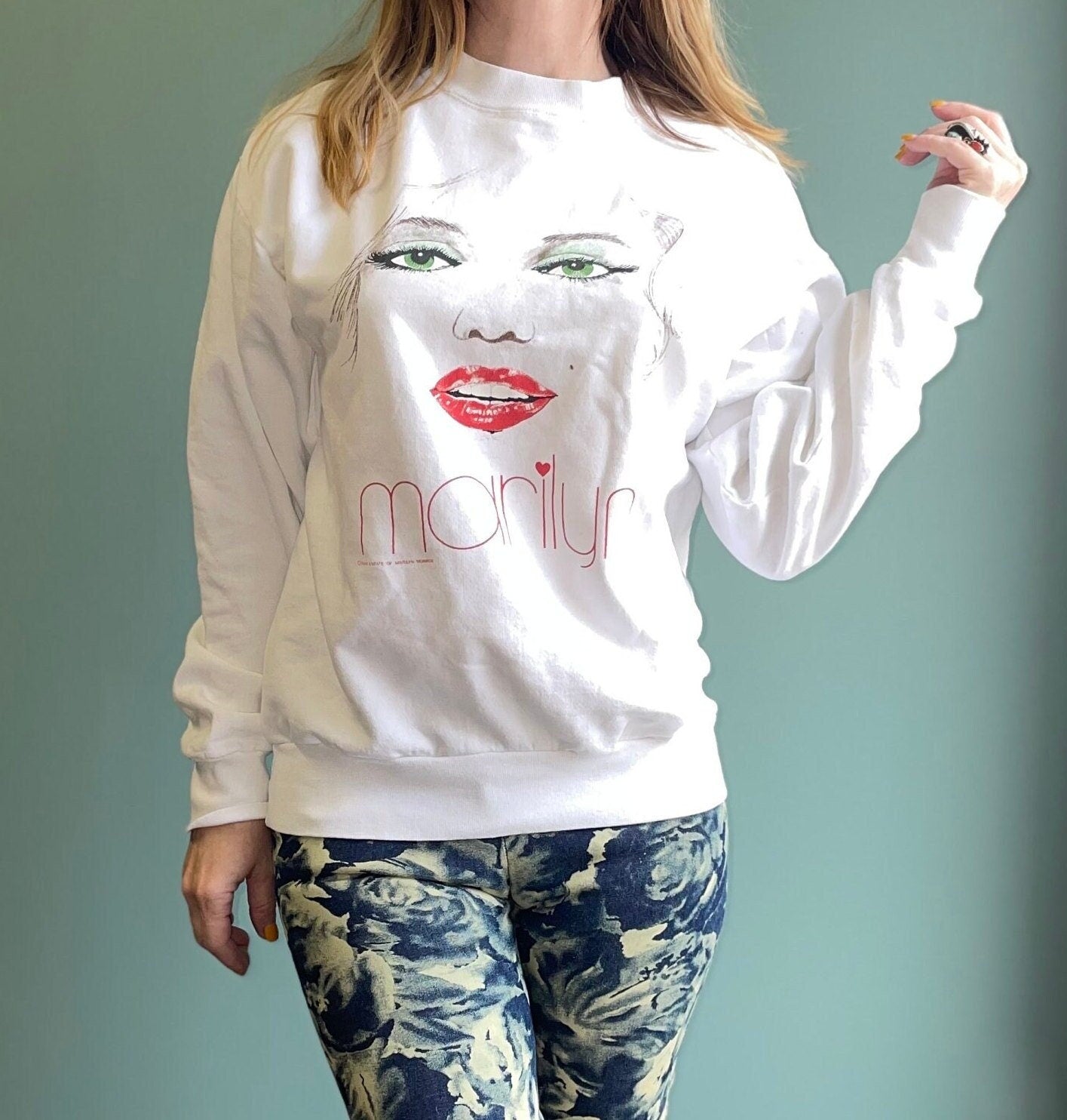 vtg 80s MARILYN MONROE SWEATSHIRT // big face aop sexy lips museum eyelashes jfk pin up 50s beauty pop art andy warhol art print limited