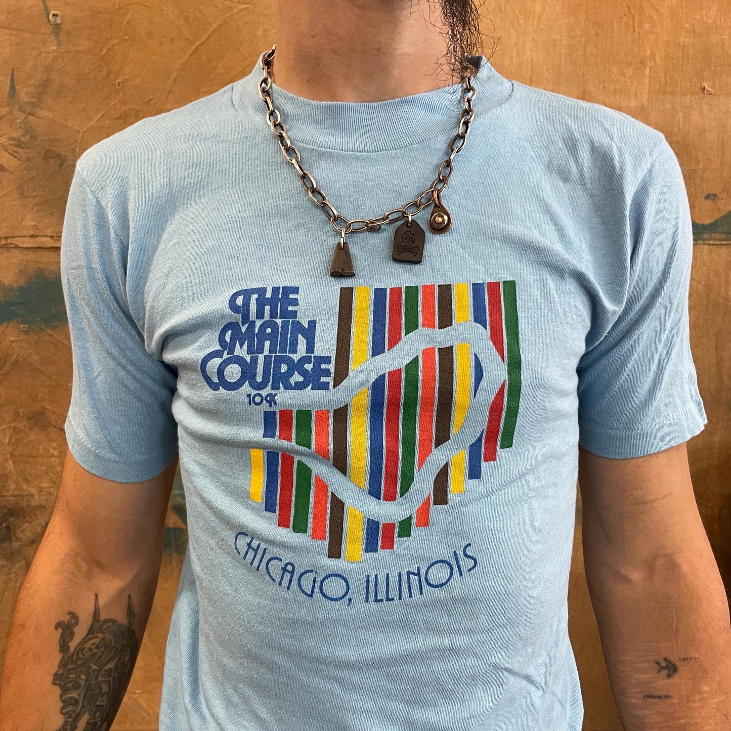 vtg 80s CHICAGO RESTAURANT TSHIRT // vintage main course historic retro trendy diner fine dining pizza burgers food snack tee true style