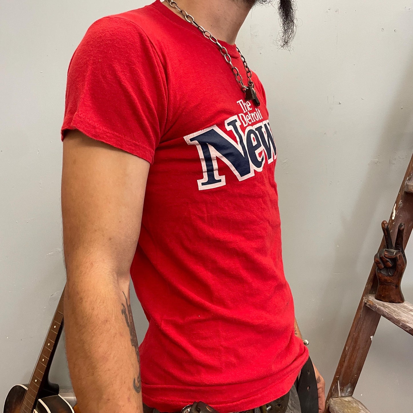vtg 70s DETROIT NEWS TSHIRT // vintage michigan newpaper print bag red advertisement soul funk small thin retro true style oldies tee