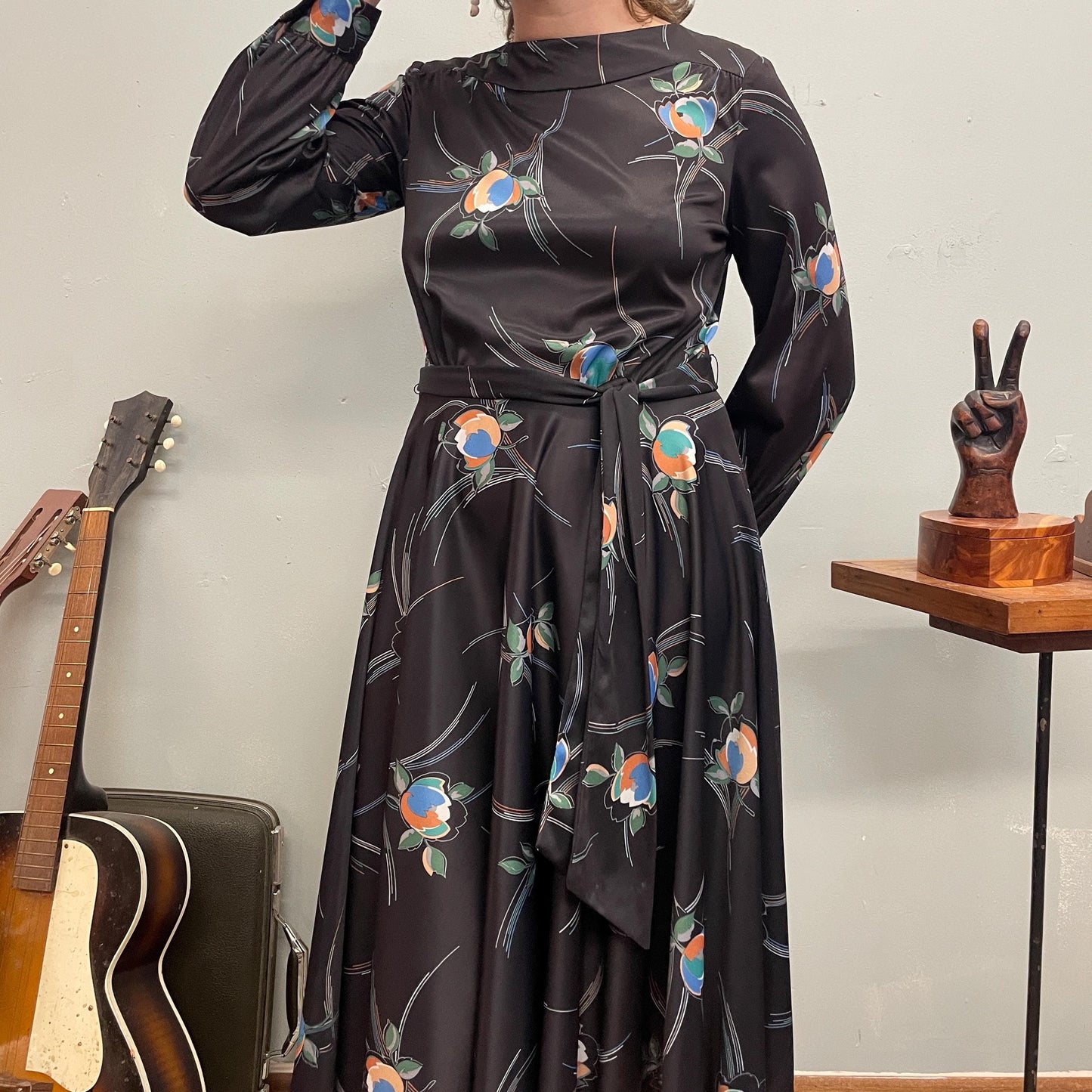 vtg 70s  BLACK FLORAL DRESS // full sweep twirly black flowers abstract psychedelic long sleeve witchy soft goth slinky flowy unique autumn