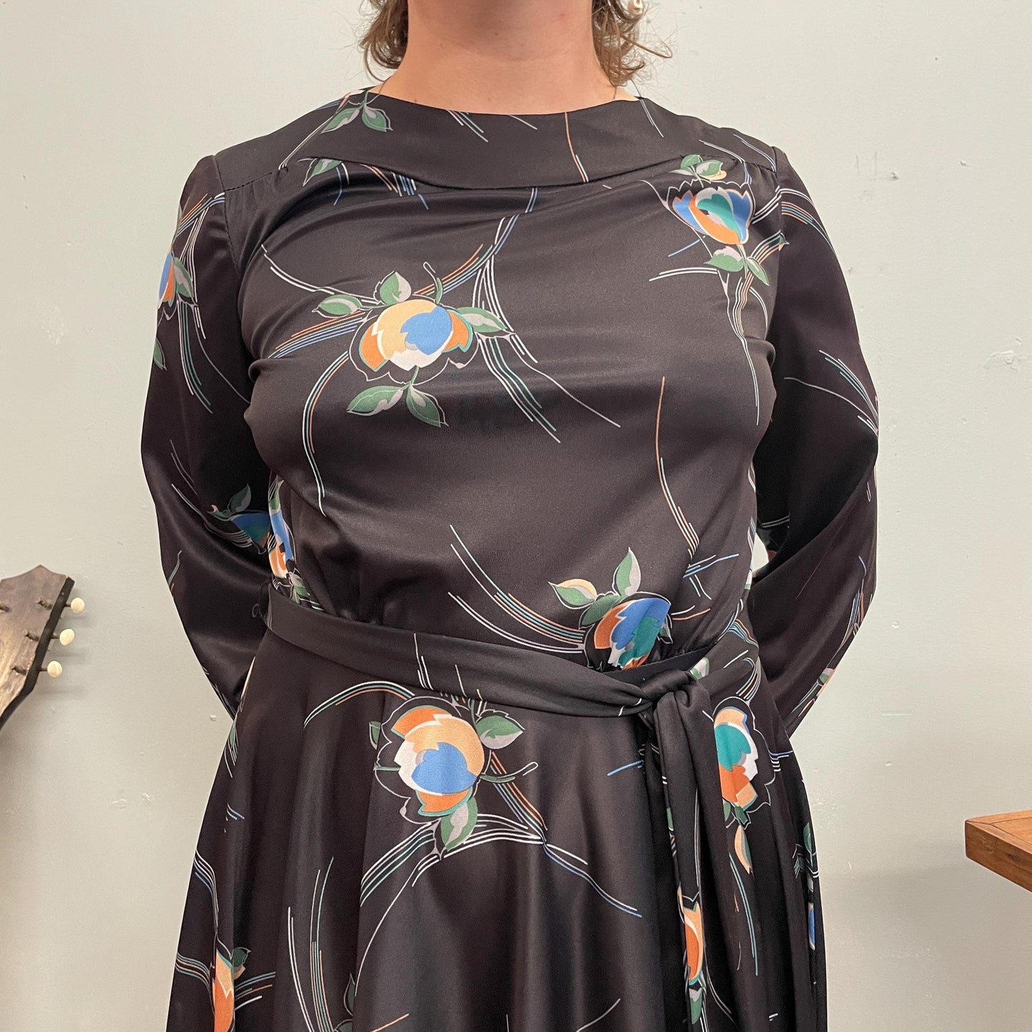 vtg 70s  BLACK FLORAL DRESS // full sweep twirly black flowers abstract psychedelic long sleeve witchy soft goth slinky flowy unique autumn