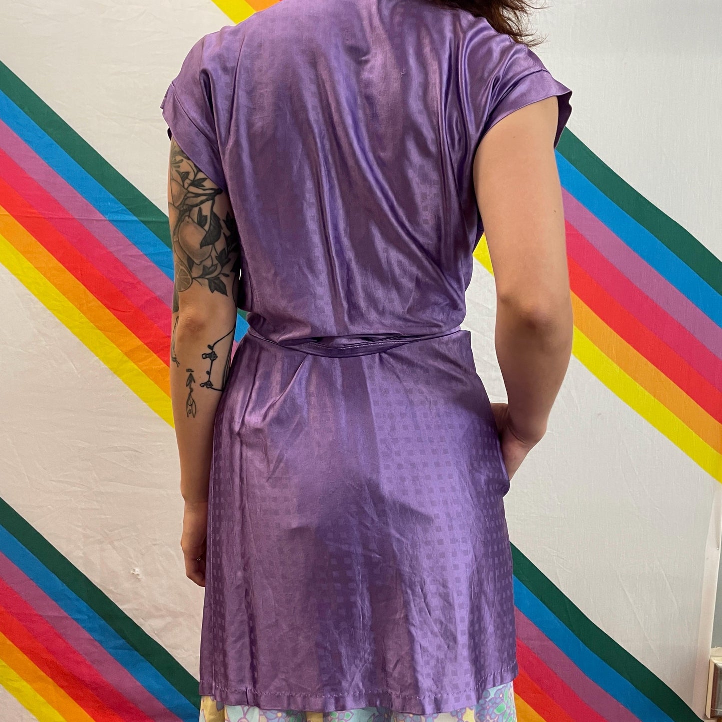 vtg 70s JULIE GIRL ROBE Dress // cute checkered silky flowy belted mini wrap dress house robe w/pockets lightweight satin slinky slip dress