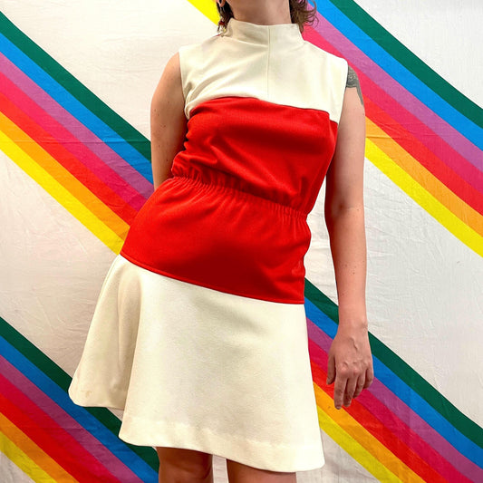 vtg 60s COLORBLOCK MOD DRESS // two tone red & white fit n flare mini scooter dress retro colorway twiggy space age sleeveless autumn fall