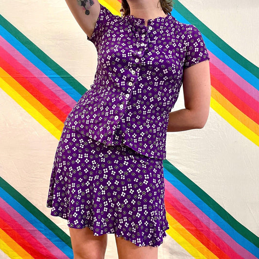 vtg 70s FLOWER POWER SKIRT top set //  purple ditzy print twee slinky blouse & mini skirt skirt suit mod retro mini dress fall autumn vibe