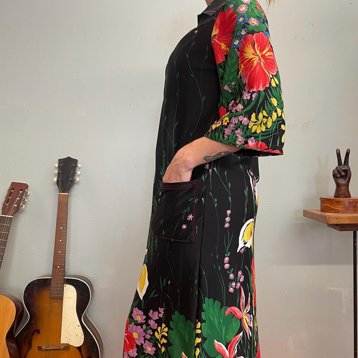 vtg 70s PSYCHEDELIC FLORAL DRESS // abstract bright mandarin long sleeve hippie bohemian fall autumn Halloween garden flower patterned flowy