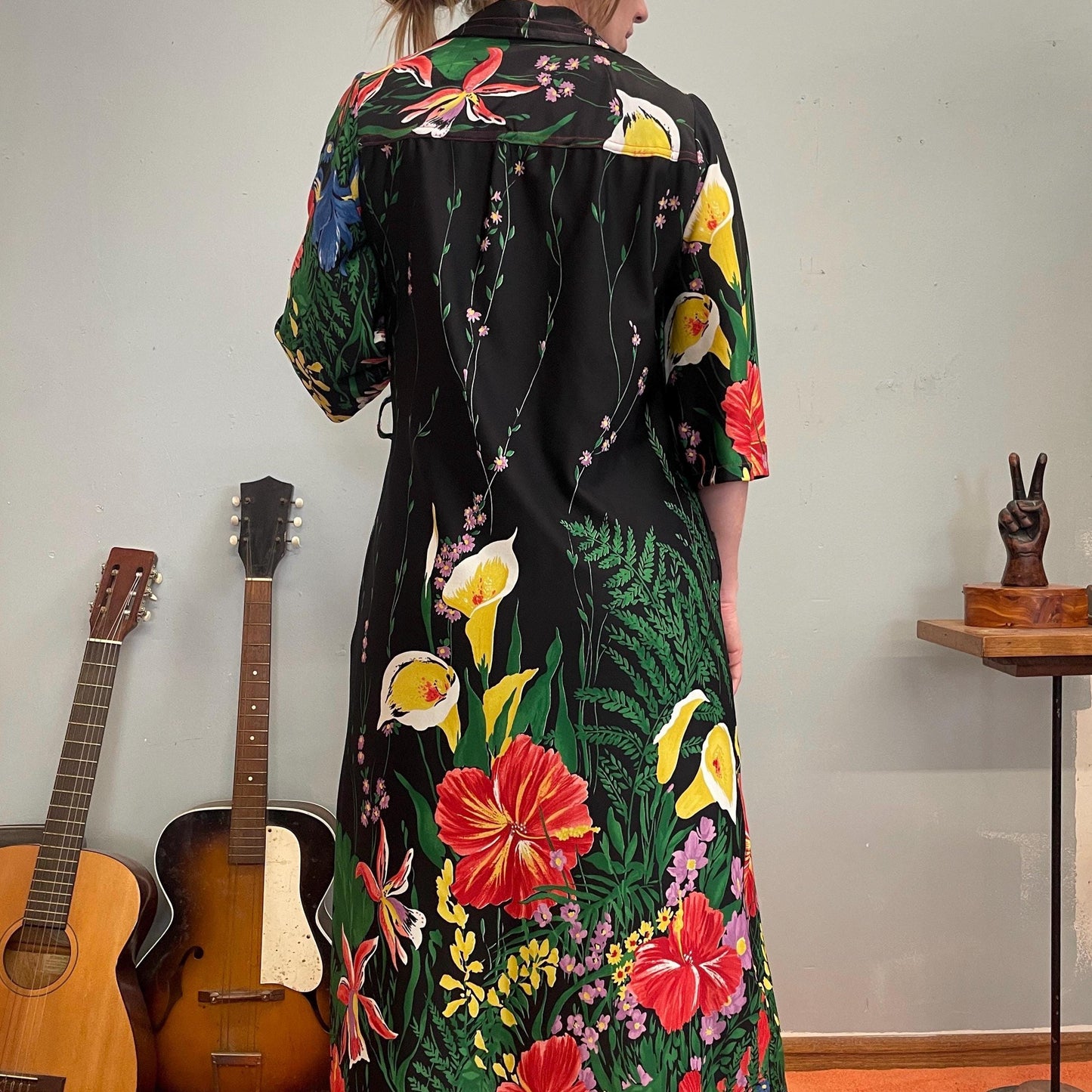 vtg 70s PSYCHEDELIC FLORAL DRESS // abstract bright mandarin long sleeve hippie bohemian fall autumn Halloween garden flower patterned flowy