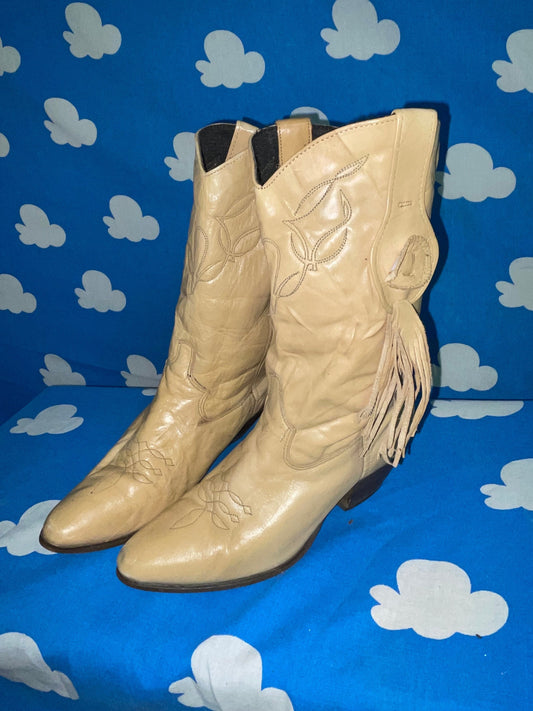 Vtg 70s BEIGE FRINGE BOOTS / 80s boho madonna punk western cowboy cowgirl tan leather pointy toe ankle boots autumn grunge baby doll dress