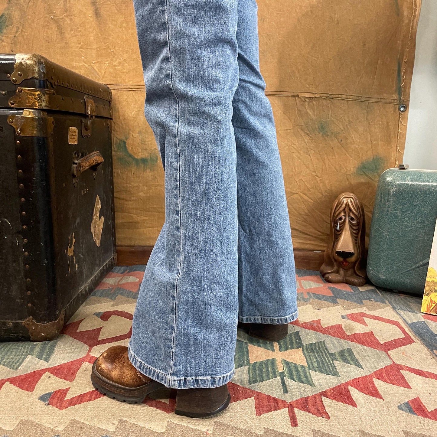 vtg 90s TOMMY HILFIGER JEANS // vintage flare leg bare back low mid rise light wash bell bottom wide leg retro y2k fashion 90s tommy girl