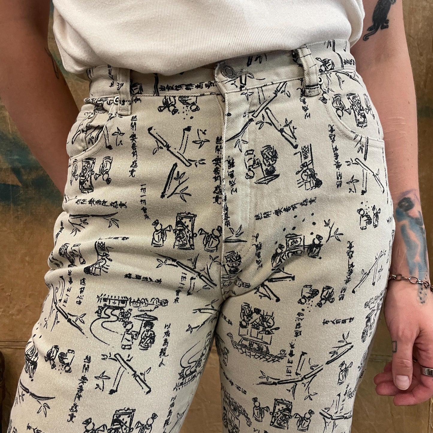 vtg 90s JAPANESE PATTERN JEANS // chico's all over print high waisted tapered jeans beige denim black symbols grunge unique patterned pants