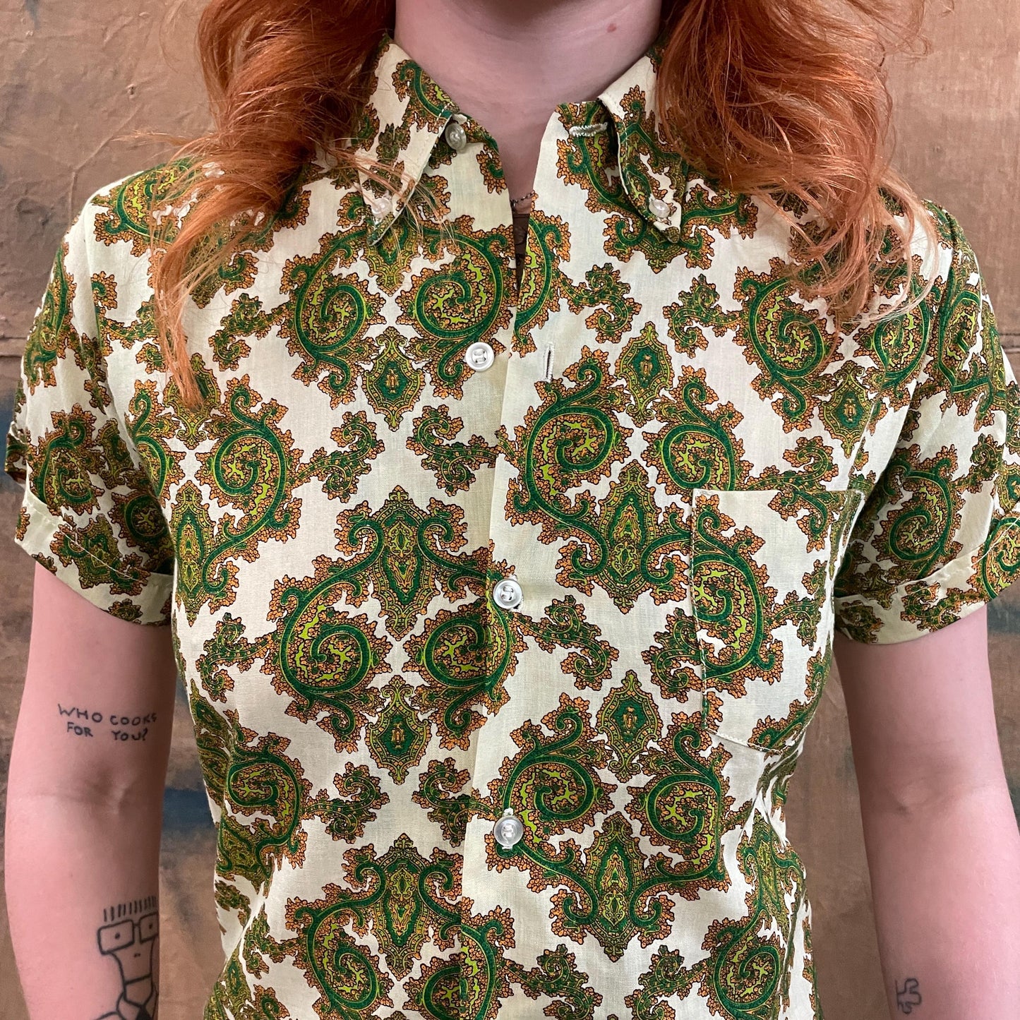 vtg 60s GREEN PAISLEY TOP // vintage button down youth petite teens oxford blouse contrast collared cotton crop top preppy rockabilly kids