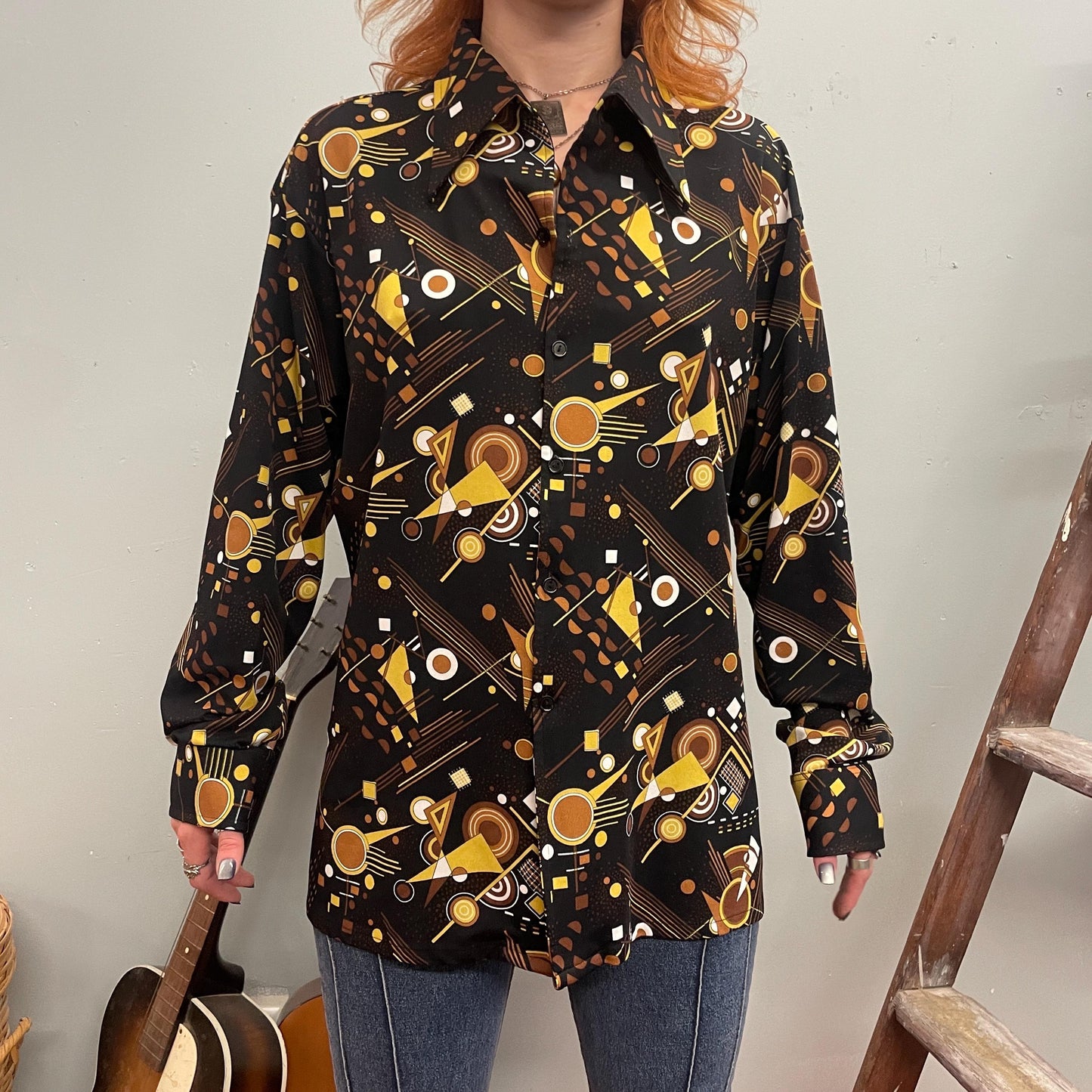 vtg 70s ATOMIC PATTERN TOP // vintage retro design all over print psychedelic op art pointy collar two tone contrast space age hippie mod