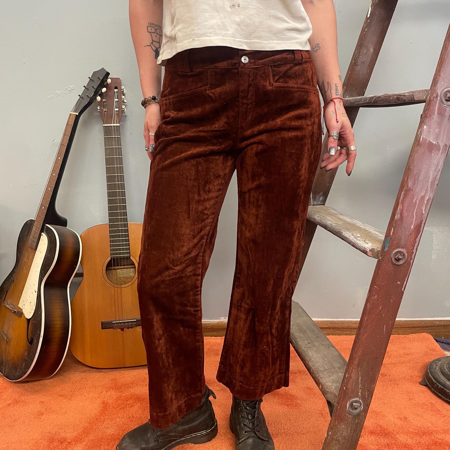 vtg 70s CRUSHED VELVET PANTS // vintage golden brown kick flare capri hippie boho autumn fashion earth tones bare back mid rise velour retro