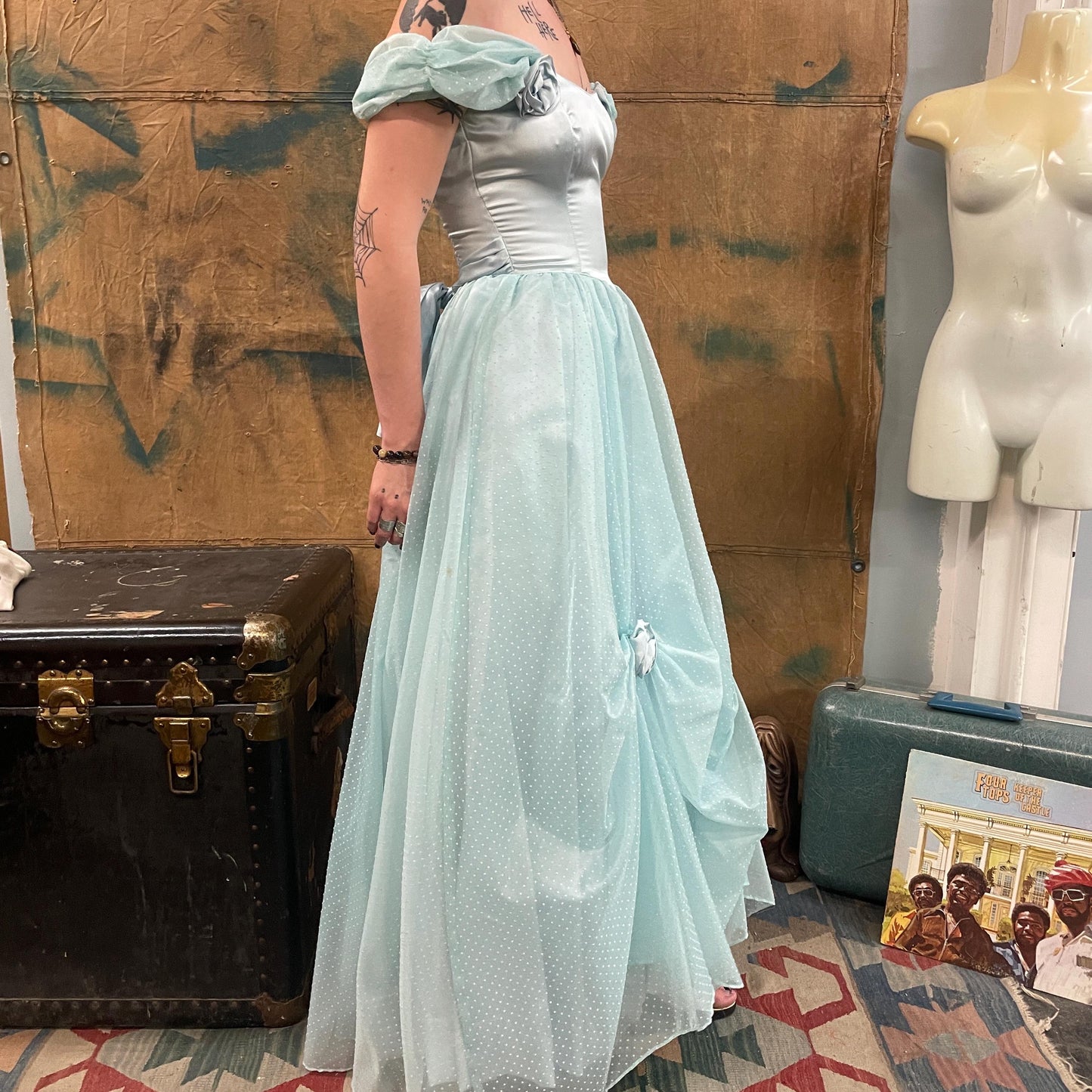 vtg 80s GUNNE SAX BALL Gown // vintage beautiful pastel blue green swiss dot satin bodice chiffon sleeve off the shoulder sweetheart formal