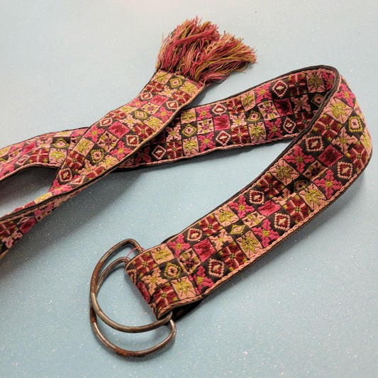 vtg 70s EMBROIDERED FABRIC BELT // vintage patterned floral pink cute womens tassles accesories hippie boho style funky