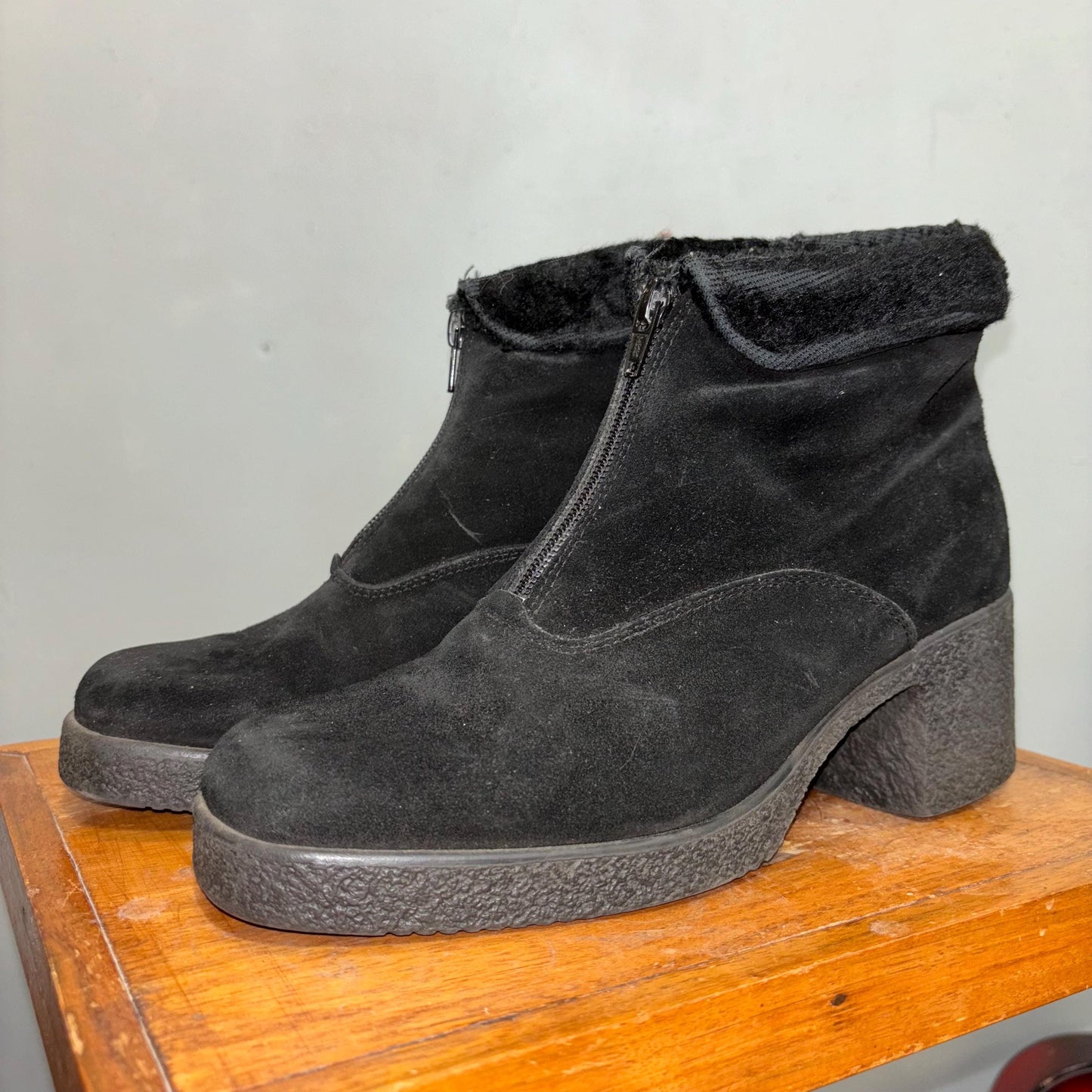 vtg 90s black suede chunky ankle boots