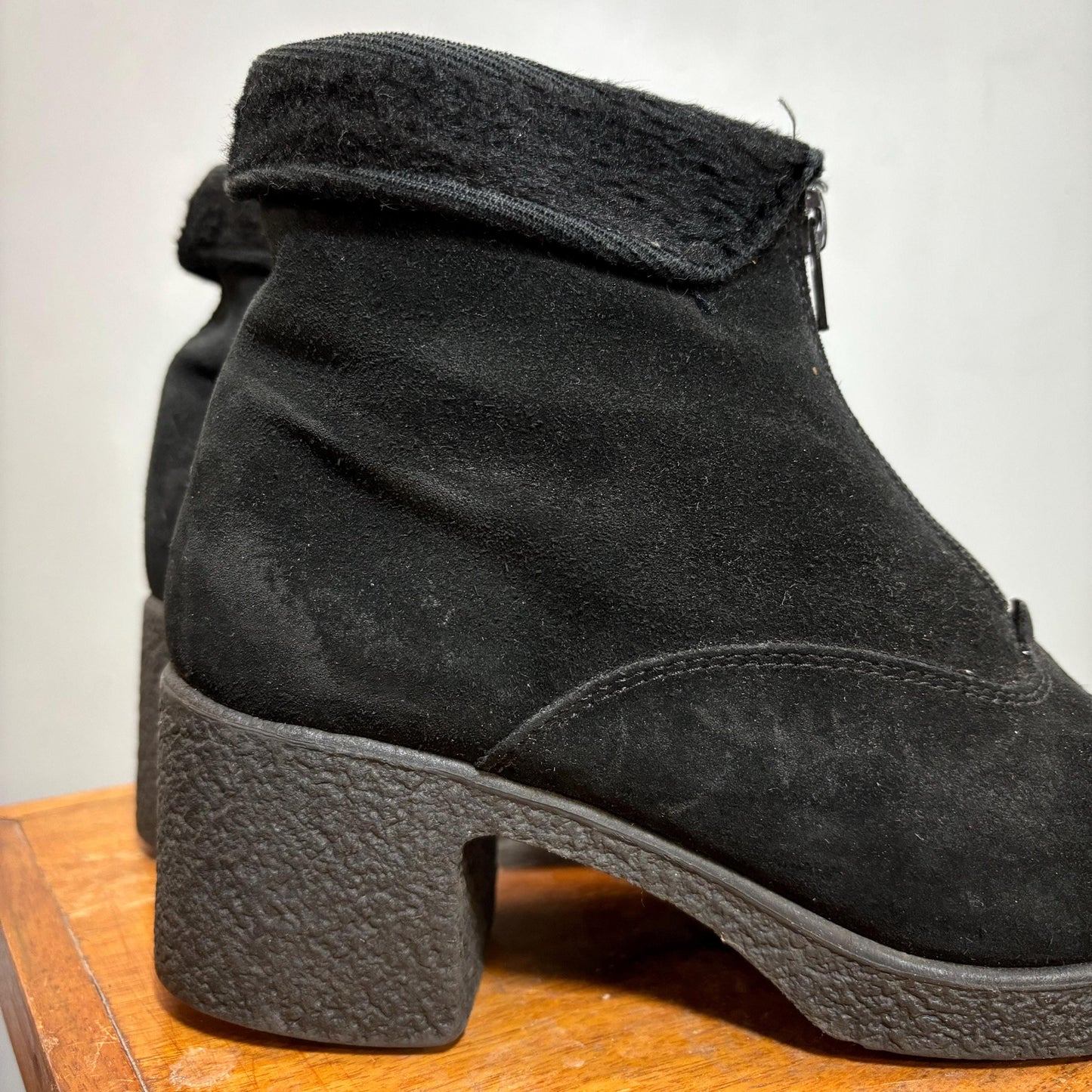 vtg 90s black suede chunky ankle boots