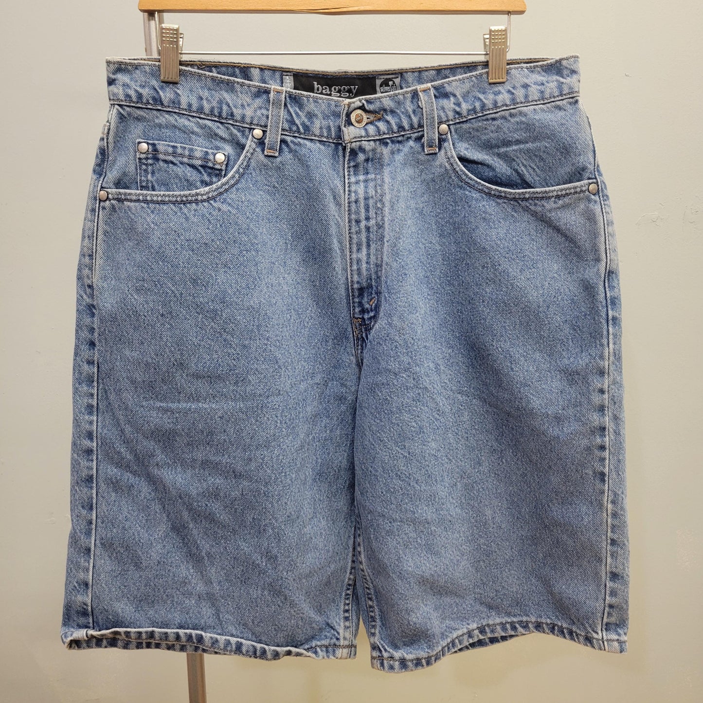 vtg 90s LEVI SILVERTAB DENIM shorts // vintage w34 baggy fit light medium wash jorts retro grunge streetwear casual school autumn denim jean