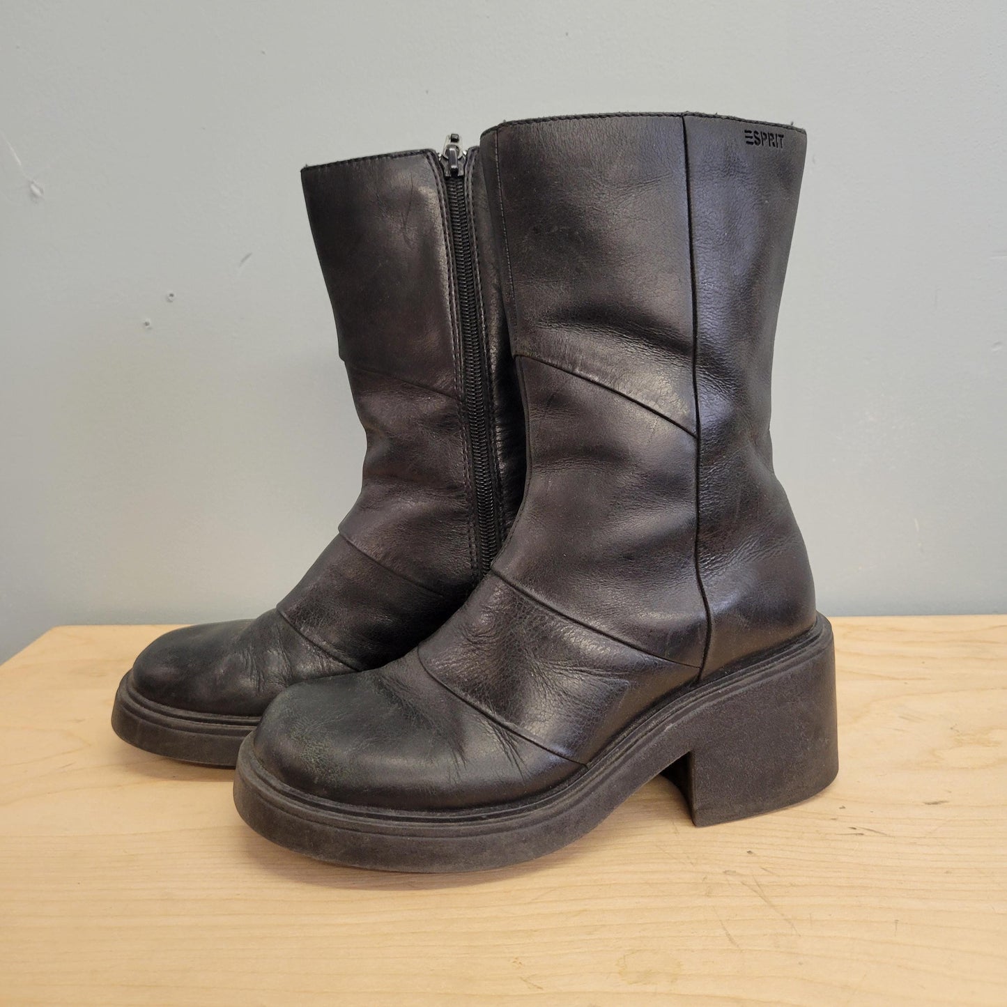 vtg 90s CHUNKY HEEL LEATHER Boots // vintage rounded toe ribbed sleek grunge beatle boot autumn fall platform ankle boots slip dress