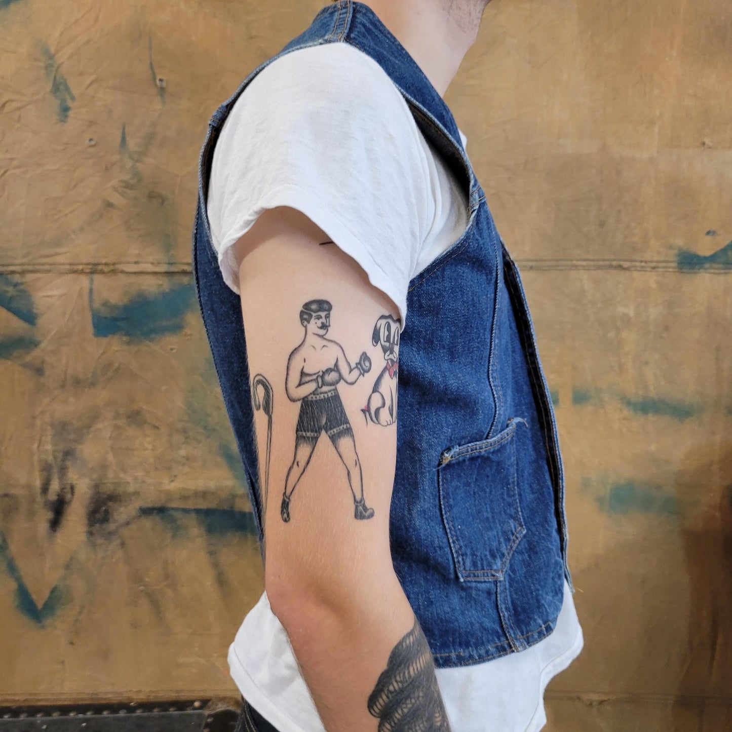 vtg 70s DENIM VEST // vintage fitted cropped light medium wash jean jacket vest autumn fall layers casual hippie boho school college looks
