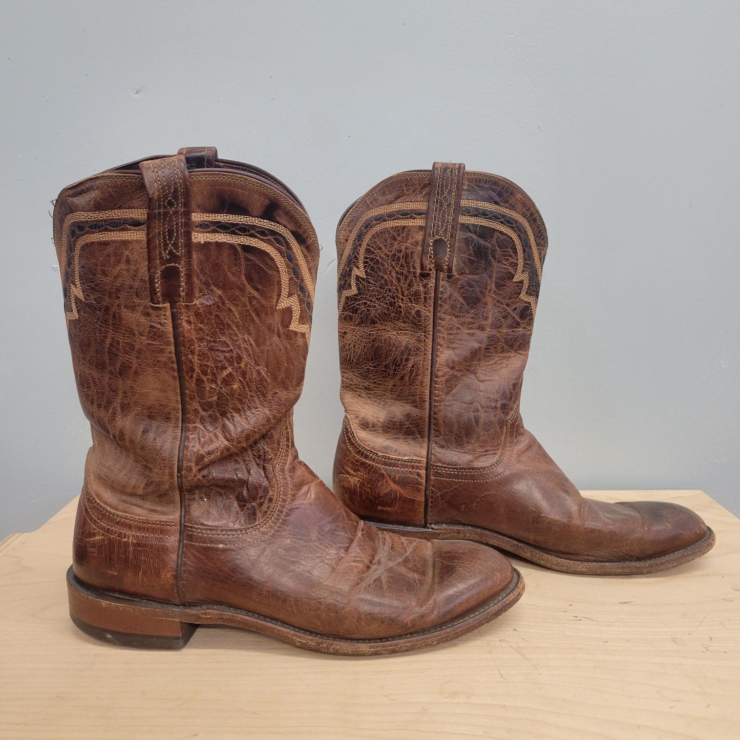 vtg 70s LUCCHESE 2000 COWBOY BOOTS // vintage brown size 8.5 tooled detail pointy toe design western rugged walking dead style hippie biker