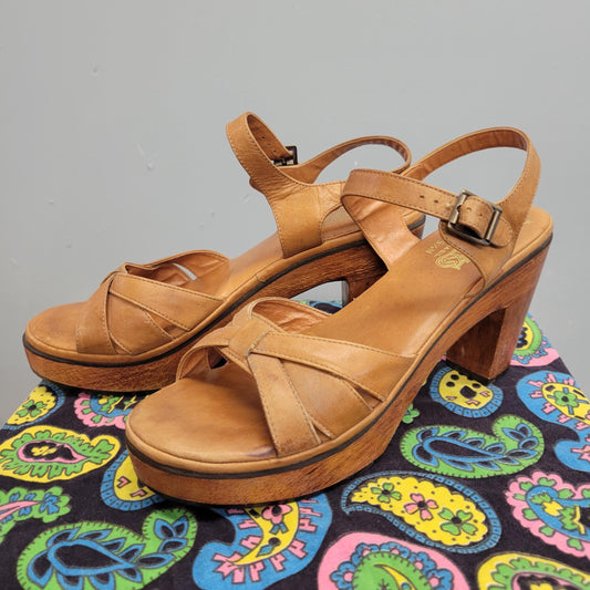 vtg 70s WOOD PLATFORM HEELS // vintage tan leather strappy chunky platforms disco hippie mod open toe sandals minimalist retro stacked pumps