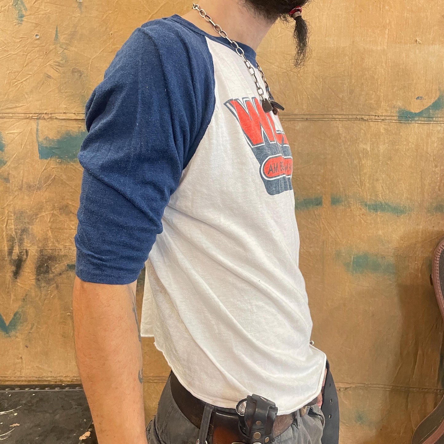 vtg 70s WLS RADIO RAGLAN tee // vintage sports college baseball rock station chicago chi town music retro concert tour punk style pub shirt