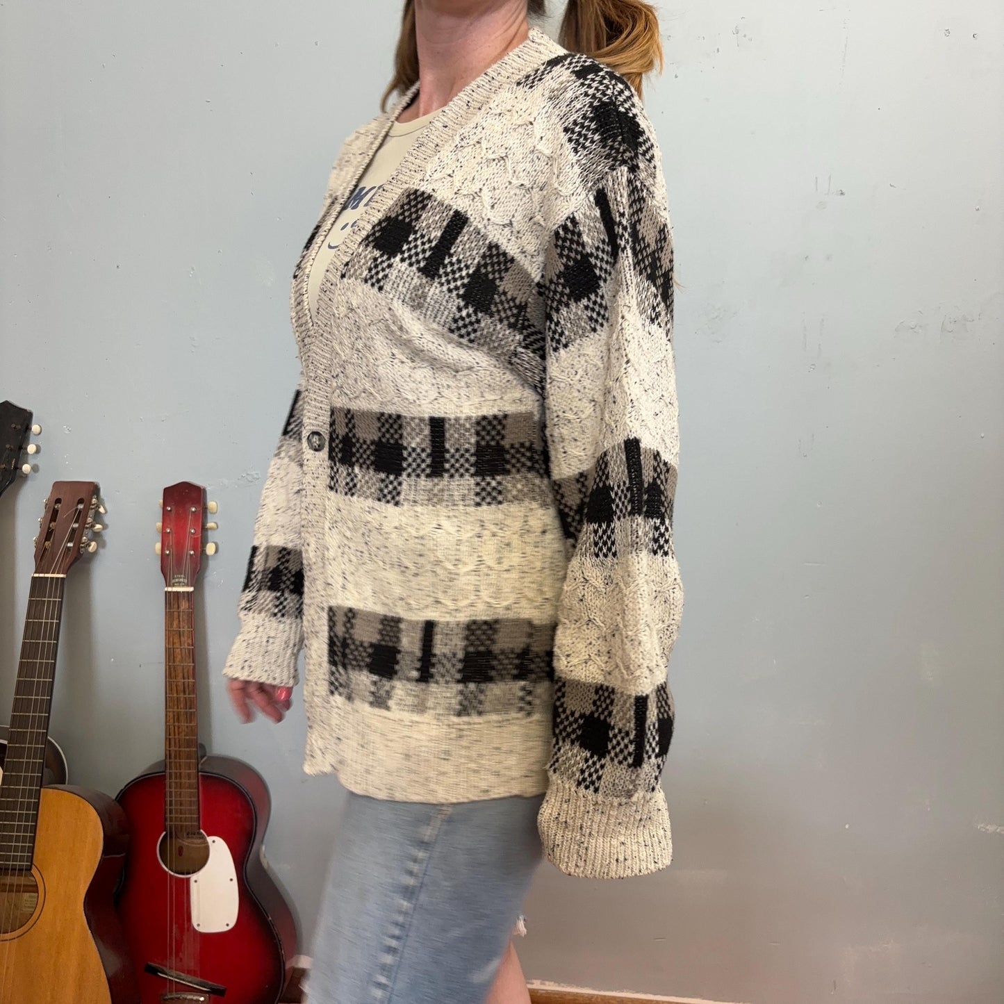 vtg 70s PLAID TEXTURED CARDIGAN // vintage neutral gray white heathered striped checkered cotton sweater oversized medium slouchy fit cozy